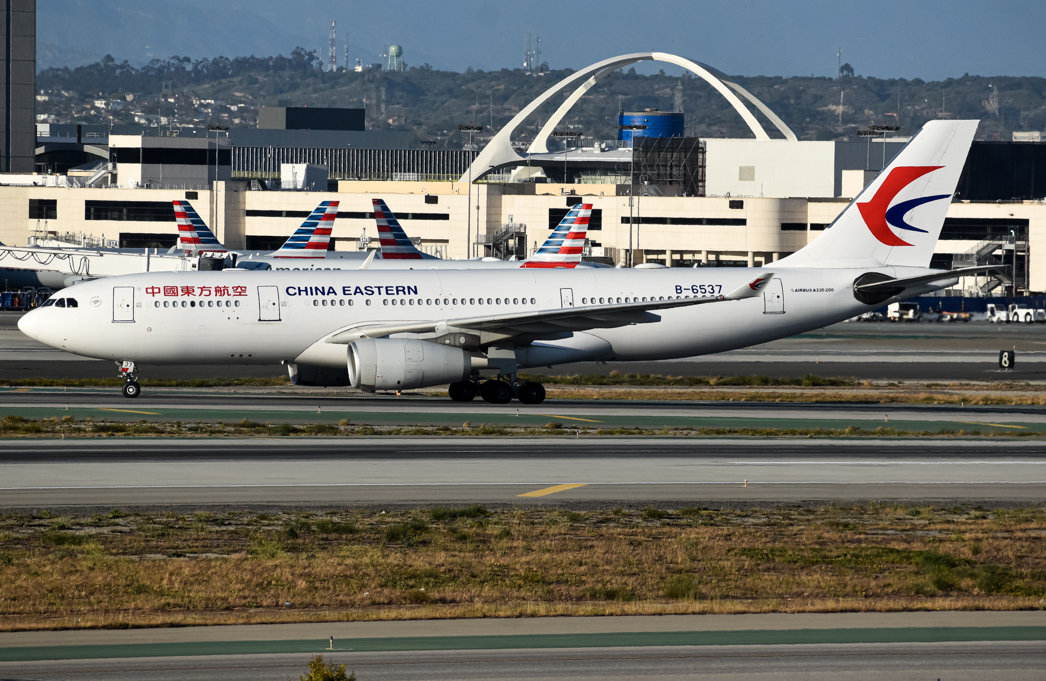 Full size: China Eastern Airlines Airbus A330-200 B-6537 at Los Angeles International Airport