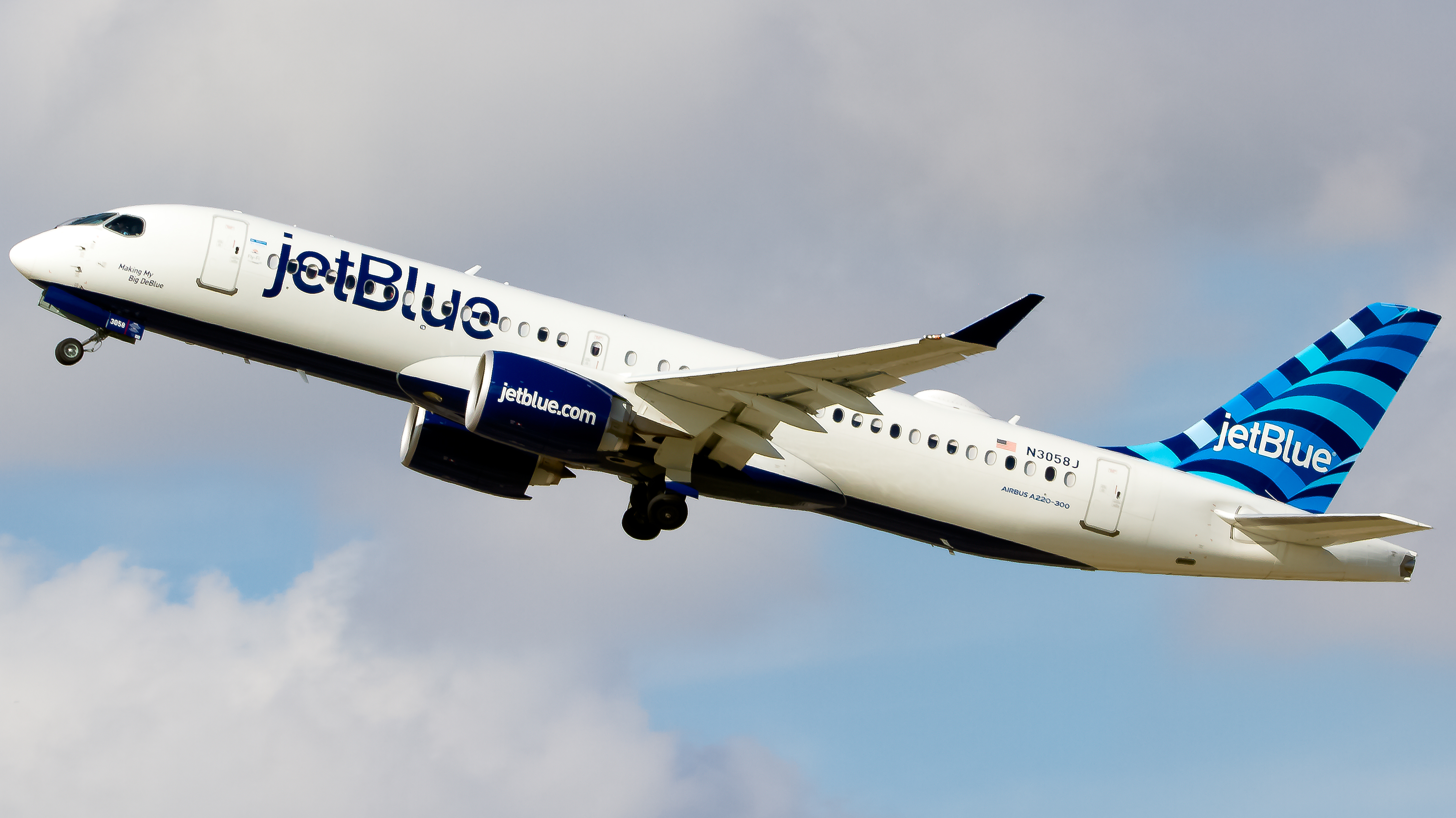 Full size: JetBlue Airways Airbus A220-300 N3058J at Orlando International Airport