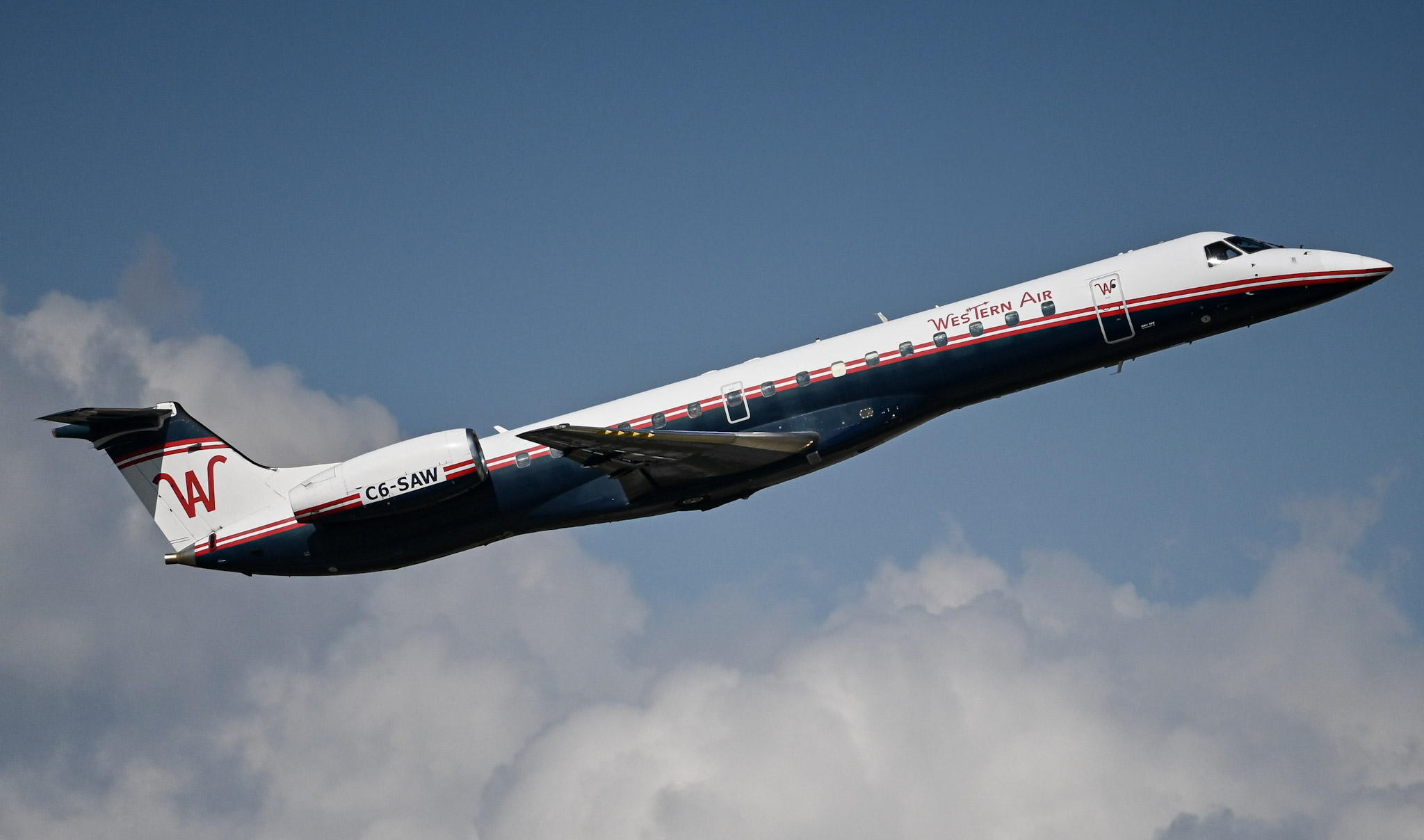 Full size: Western Air Embraer ERJ145 C6-SAW at Fort Lauderdale/Hollywood International Airport