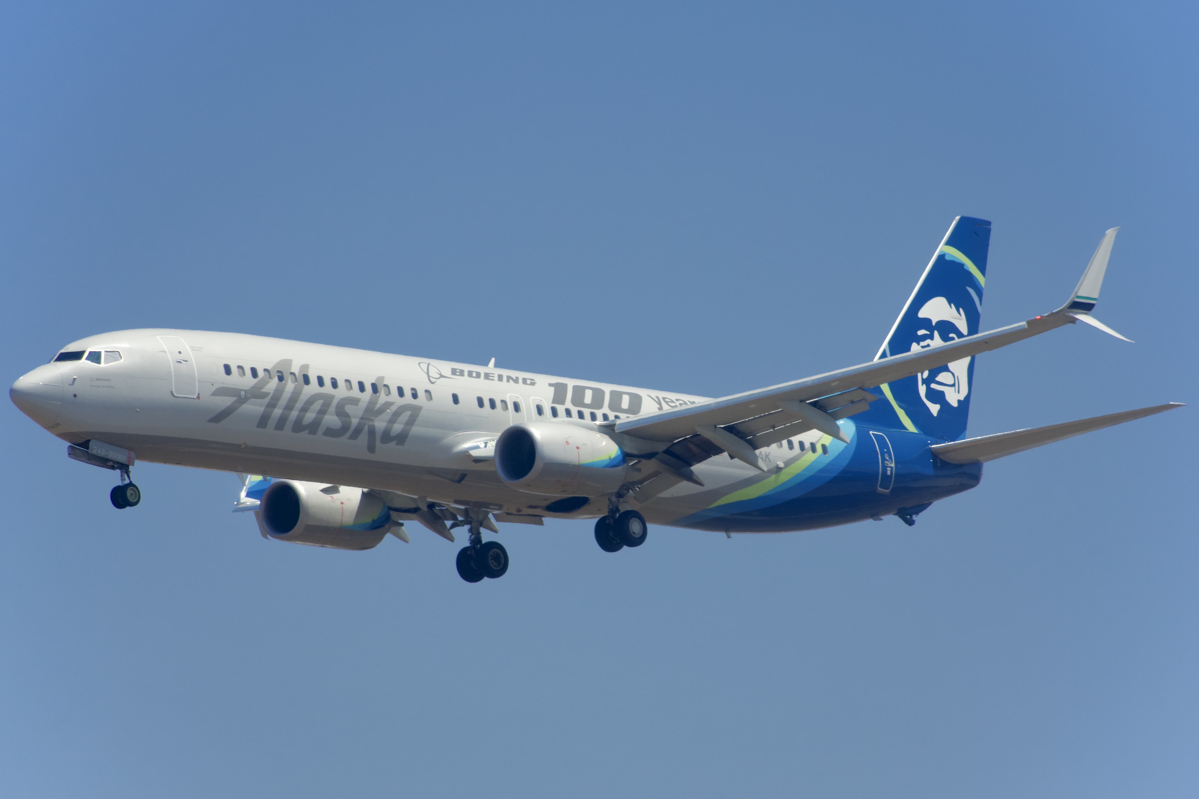 Full size: Alaska Airlines Boeing 737-900ER N248AK at Los Angeles International Airport