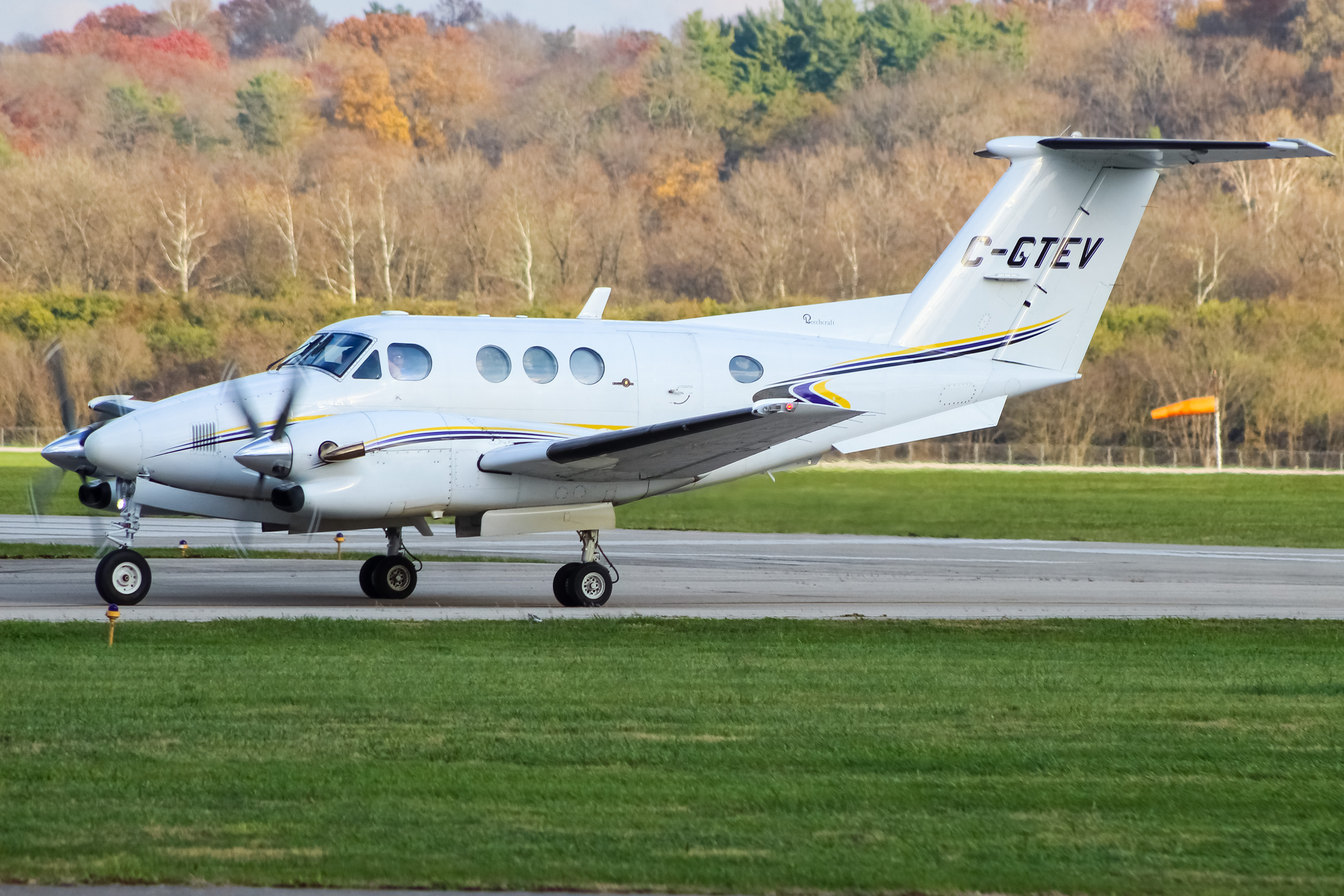 Full size: PRIVATE  King Air 65 C-GTEV at Cincinnati Municipal Airport/Lunken Field
