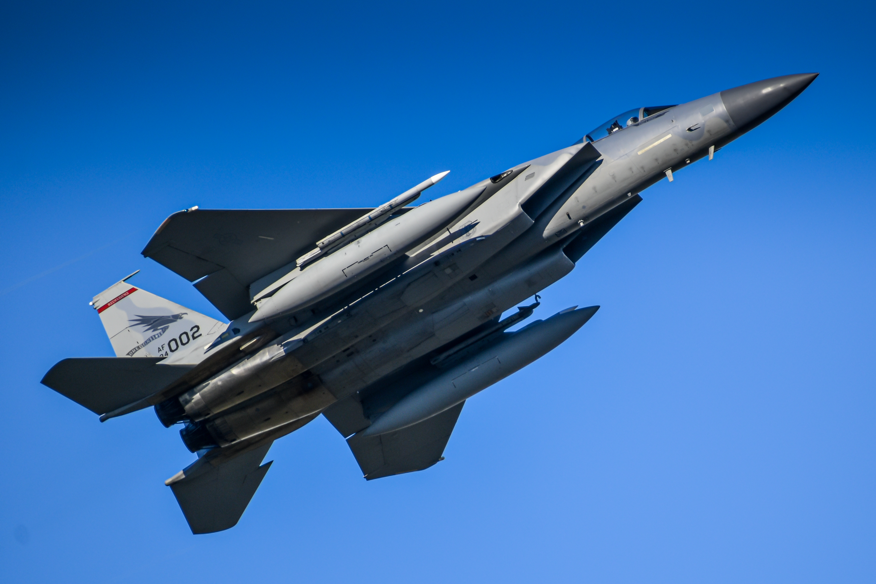 Full size: Oregon Air National Guard McDonnell Douglas F-15 Eagle 84002 at Portland International Airport