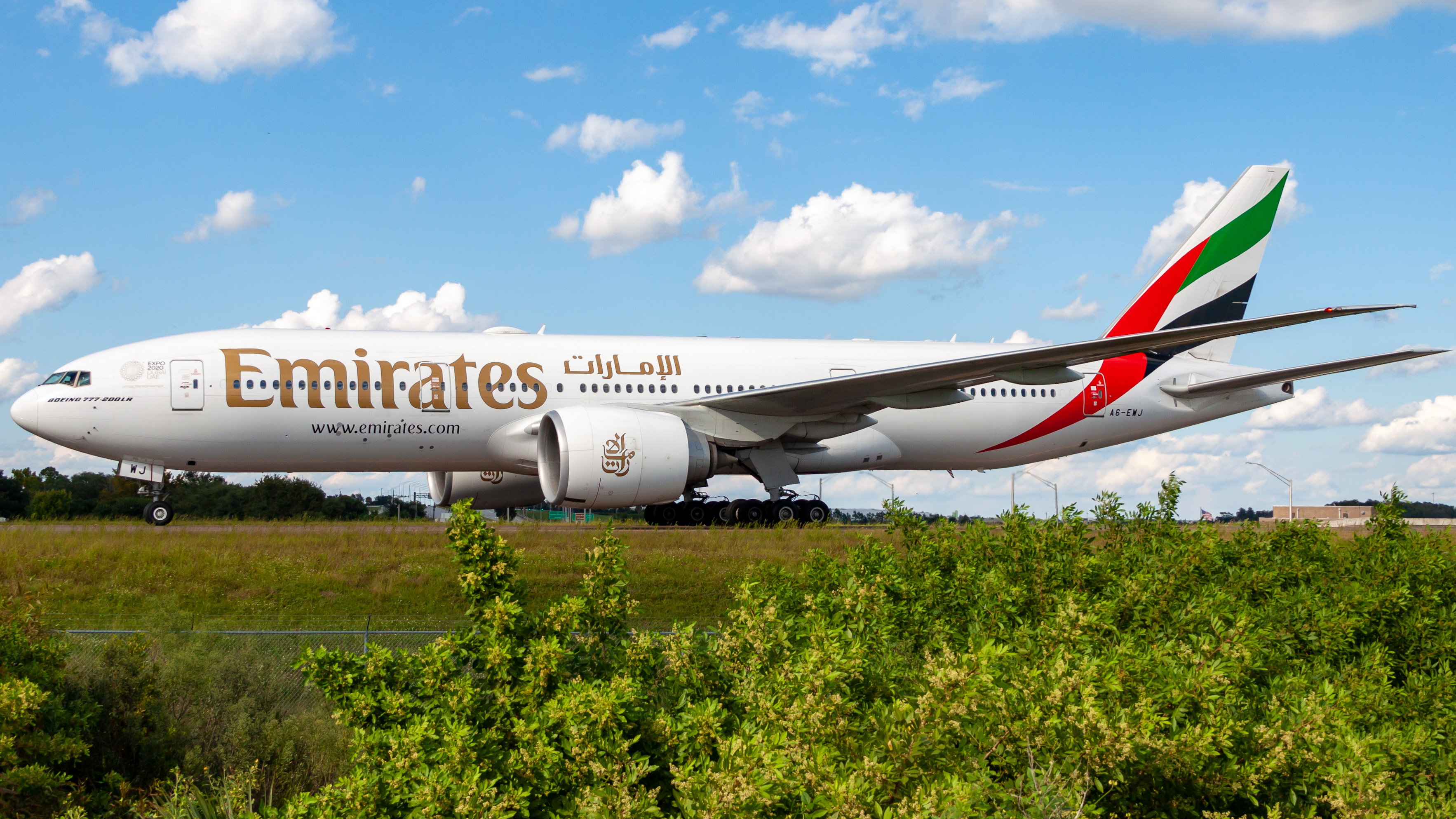 Full size: Emirates Boeing 777-200LR A6-EWJ at Orlando International Airport