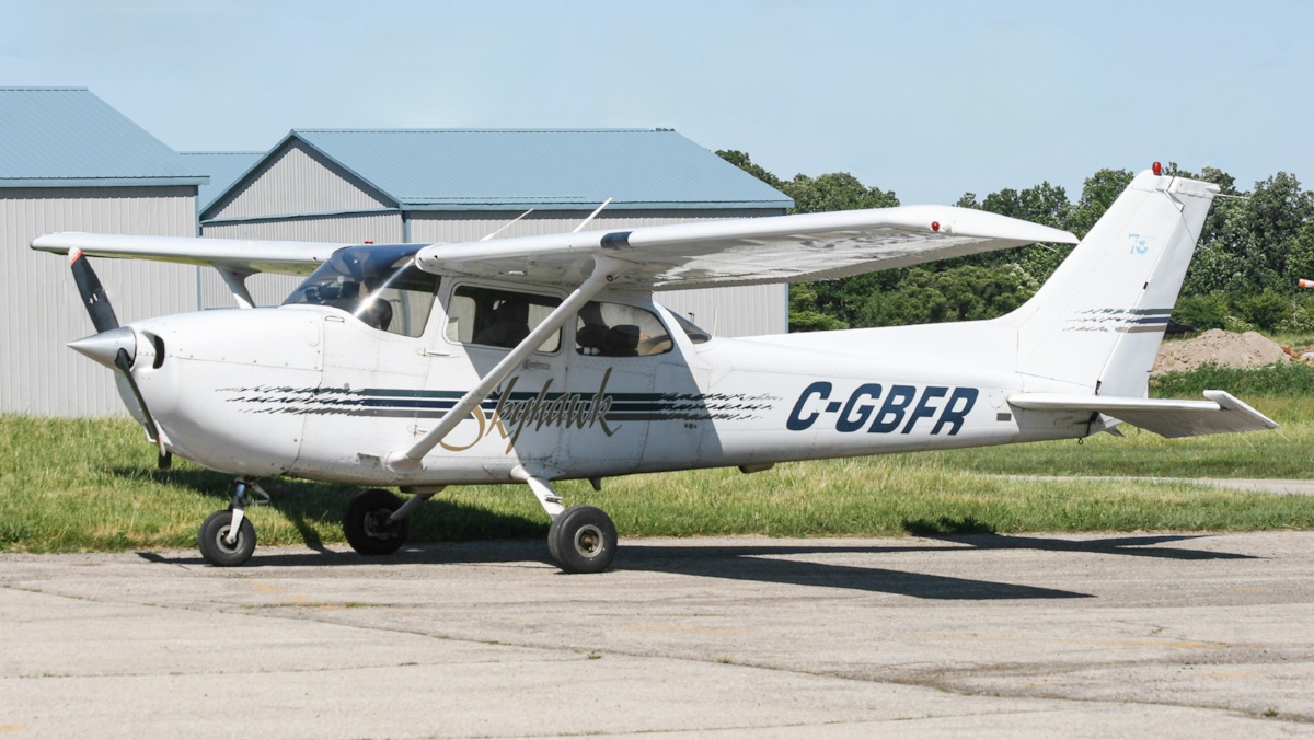 Full size: Private Cessna C172 C-GBFR at 