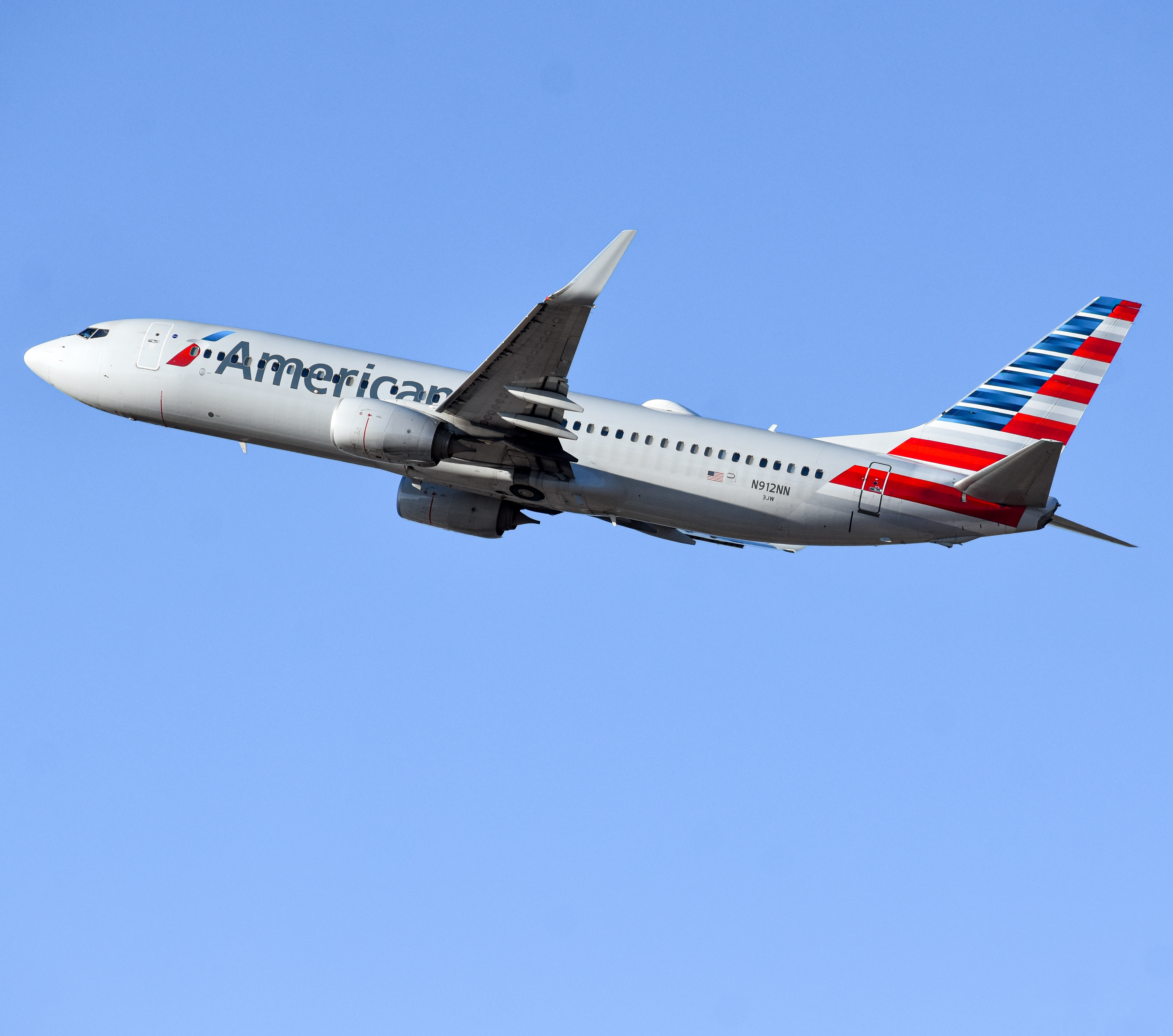 Full size: American Airlines Boeing 737-800 N912NN at Phoenix Sky Harbor International Airport