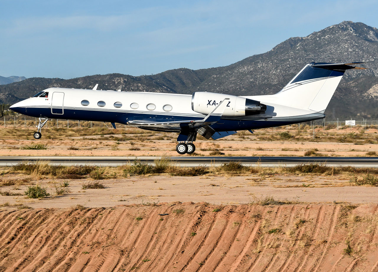 Full size: PRIVATE Gulfstream IV XA-AVZ at Aeropuerto de Cabo San Lucas Internacional
