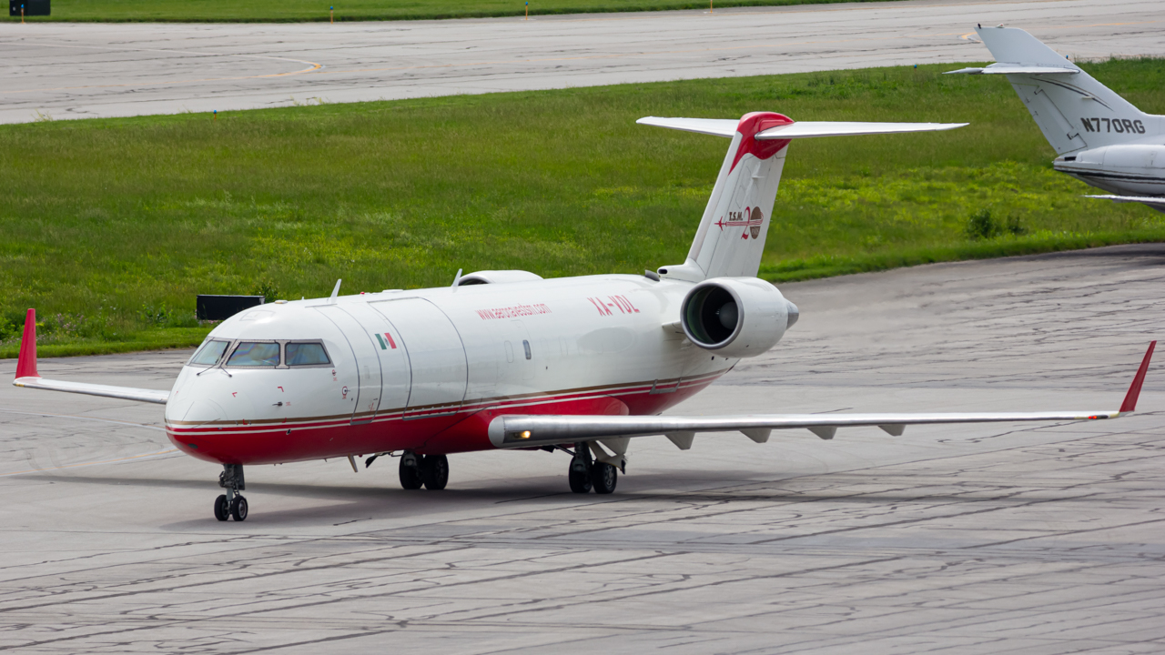 Full size: Aeronaves TSM Mitsubishi CRJ-200 XA-VDL at John Glenn Columbus International Airport