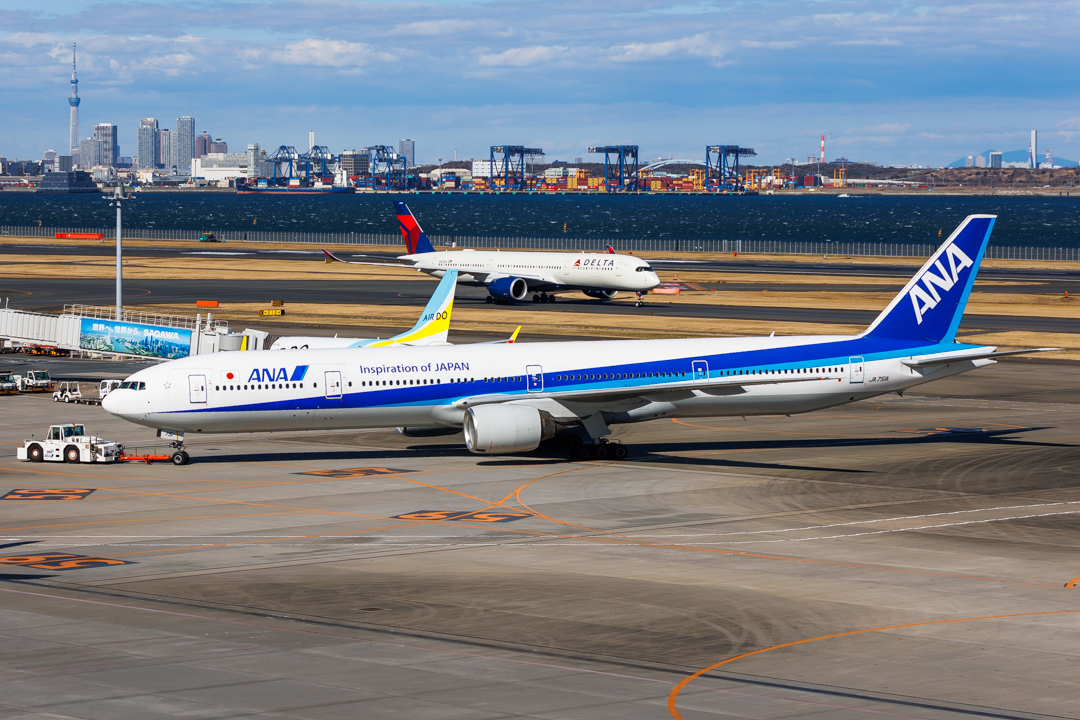 Full size: All Nippon Airways Boeing 777-300ER JA751A at Tokyo-Haneda Airport