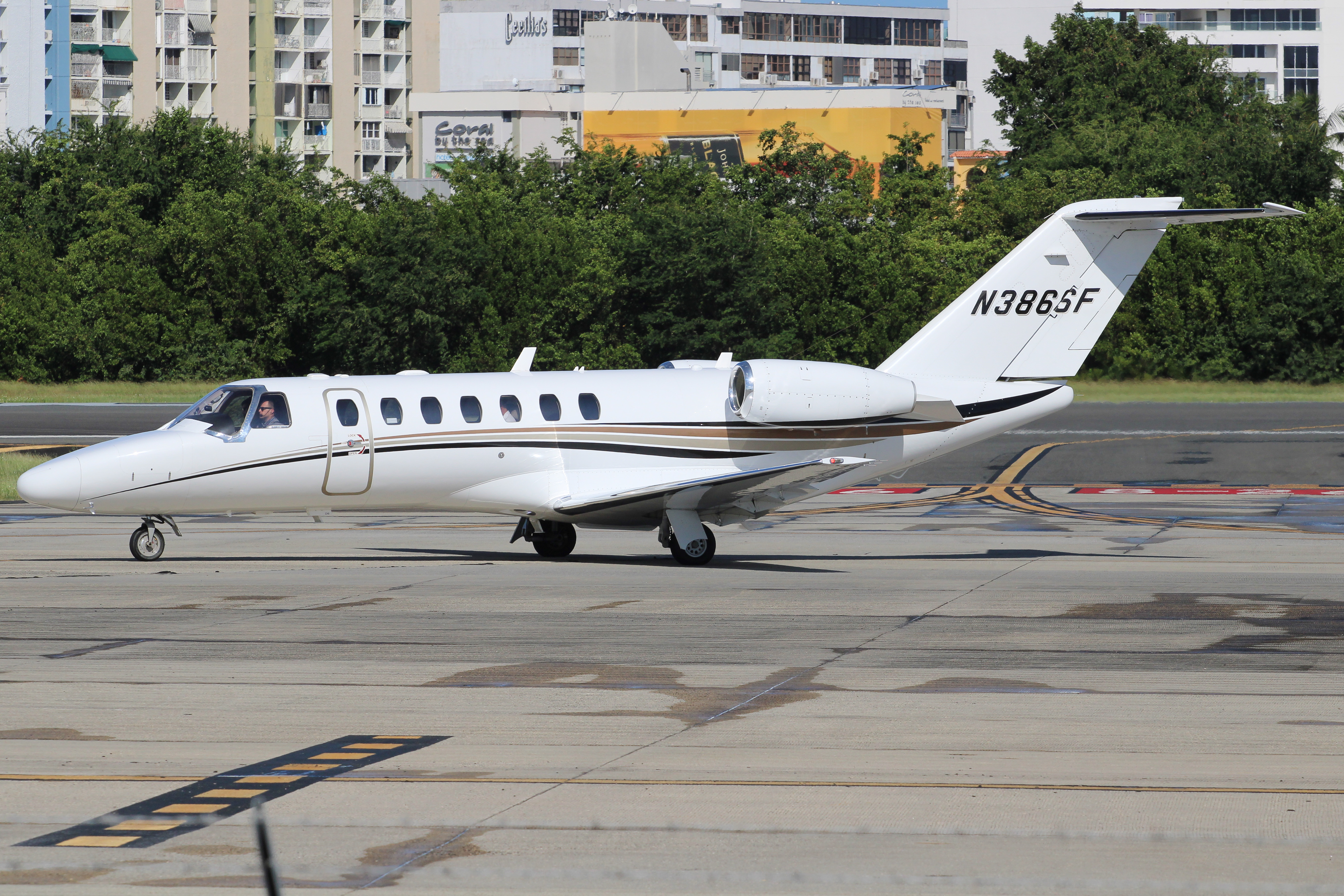Full size: PRIVATE Cessna 550 Citation Bravo N386SF at San Juan Luis Munoz Marin International Airport