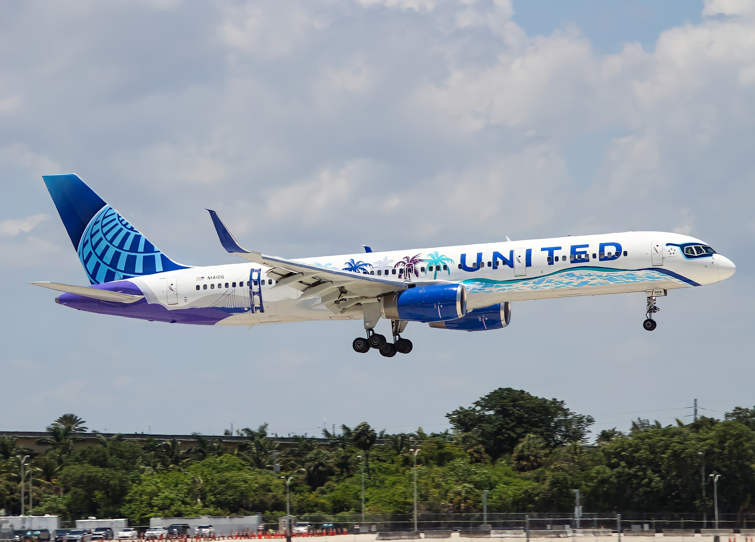Full size: United Airlines Boeing 757-200 N14106 at Fort Lauderdale/Hollywood International Airport