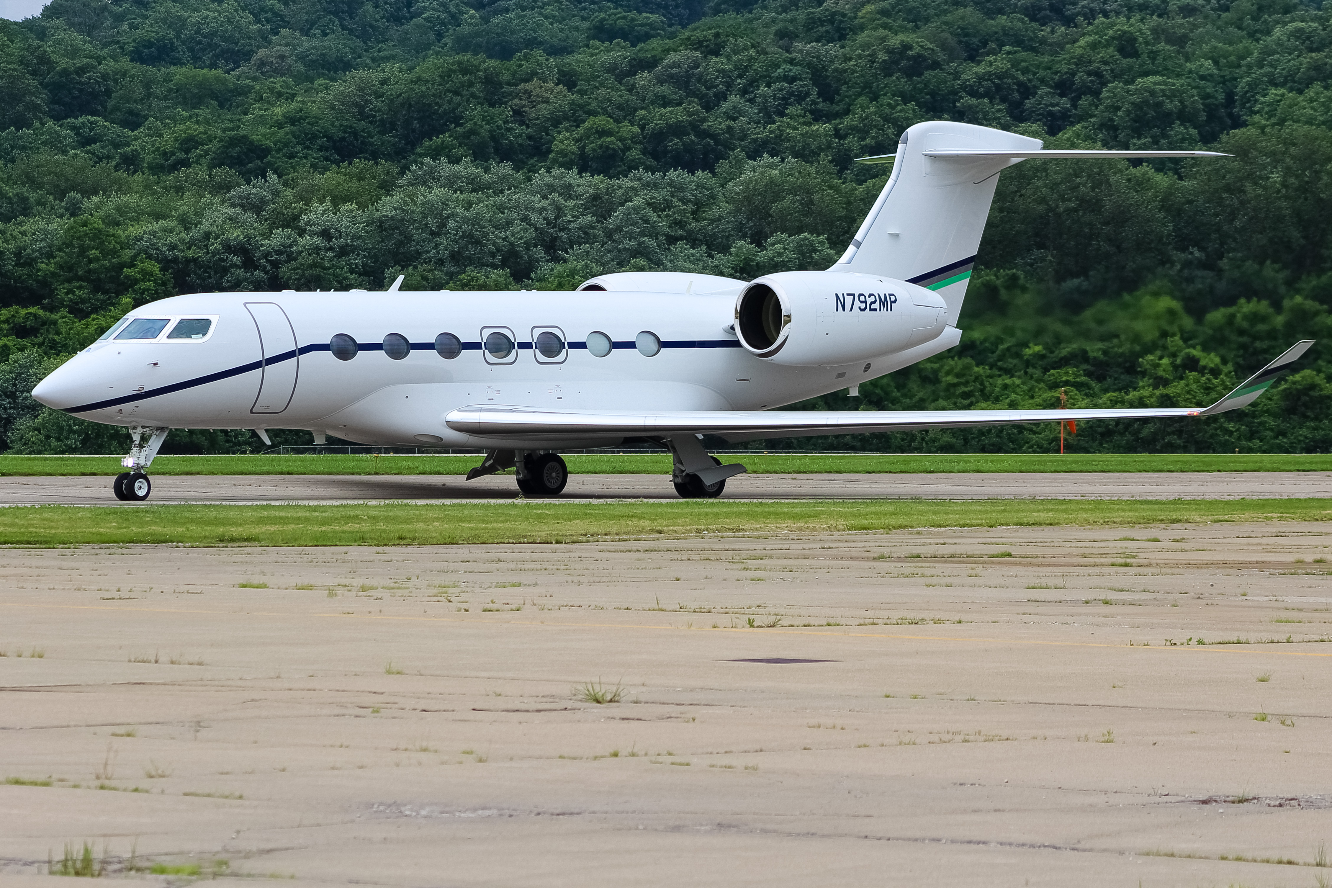 Full size: PRIVATE Gulfstream G500 N792MP at Cincinnati Municipal Airport/Lunken Field