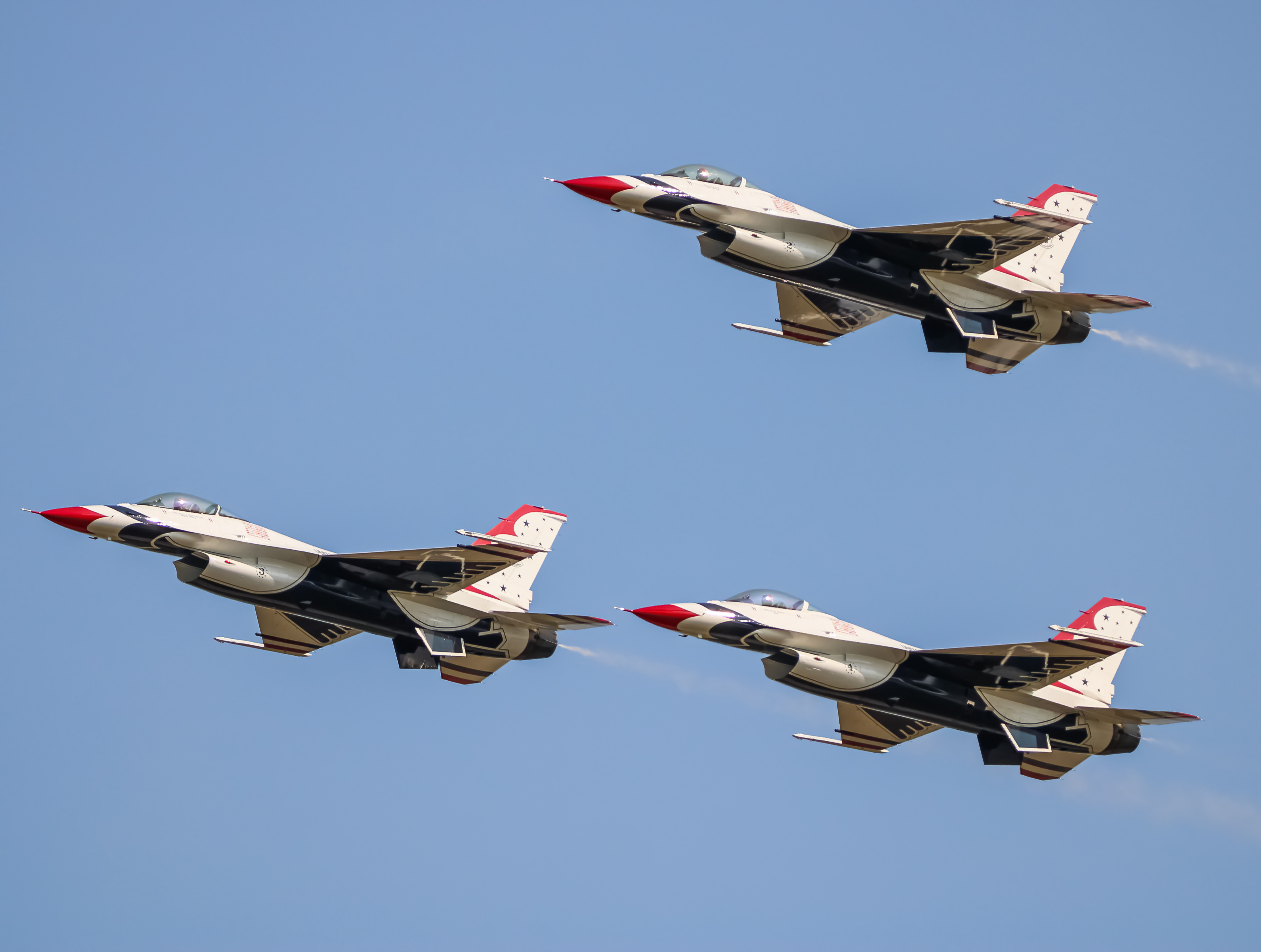 Full size: USAF - United States Air Force General Dynamics F-16 Fighting Falcon 87-0323 at Joint Base Andrews