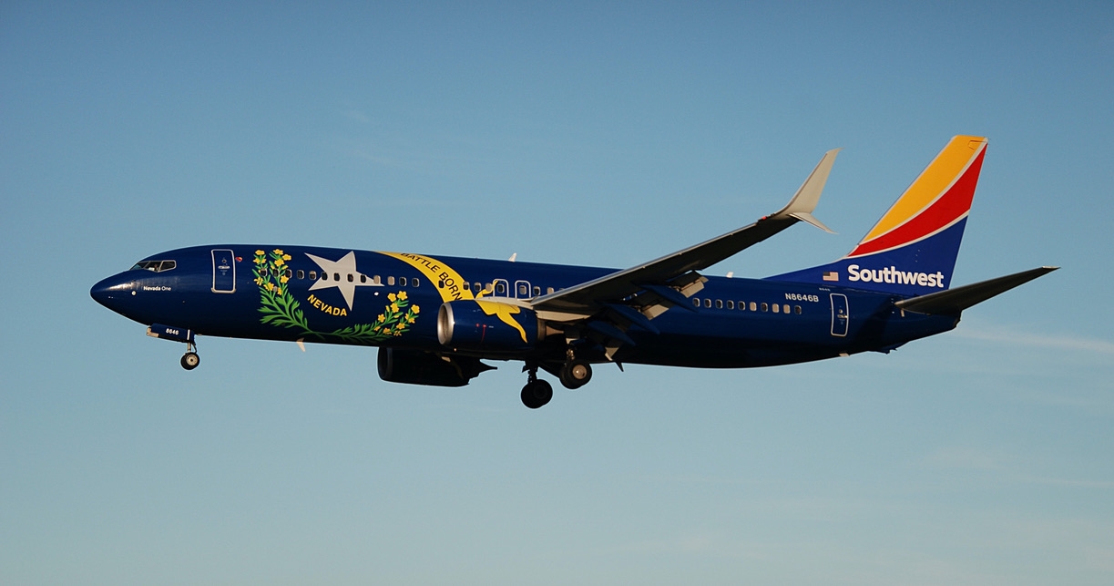 Full size: Southwest Airlines Boeing 737-800 N8646B at Dallas Love Field Airport