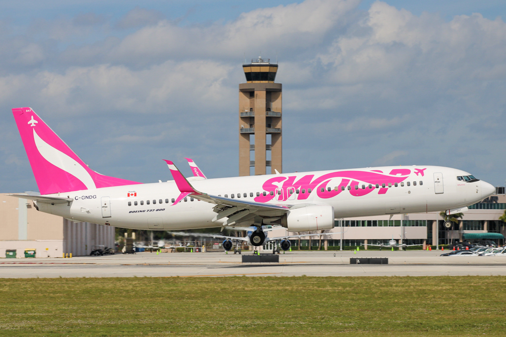 Full size: Swoop Airlines Boeing 737-800 C-GNDG at Fort Lauderdale/Hollywood International Airport