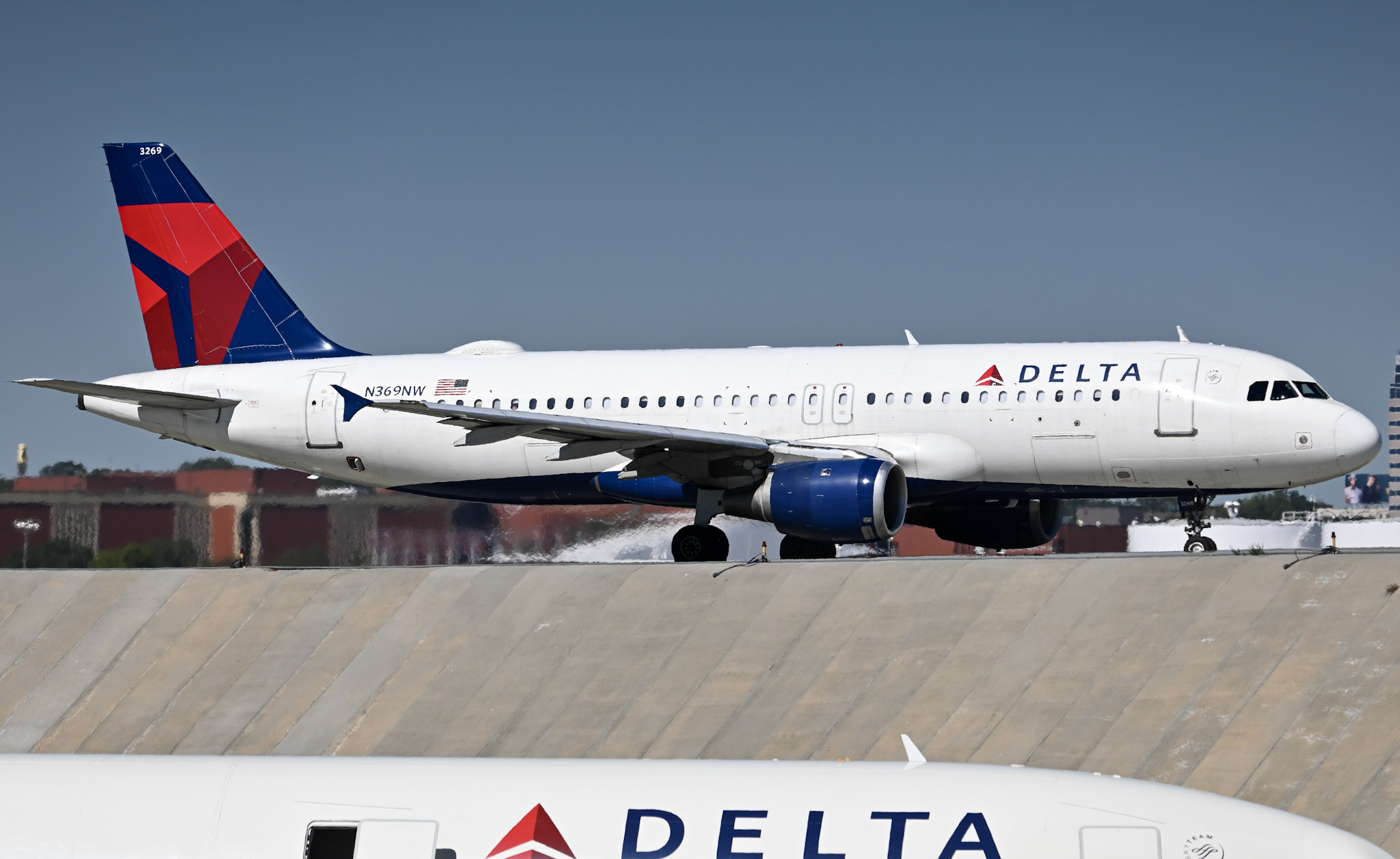 Full size: Delta Airlines Airbus A320 N369NW at Hartsfield-Jackson Atlanta International Airport