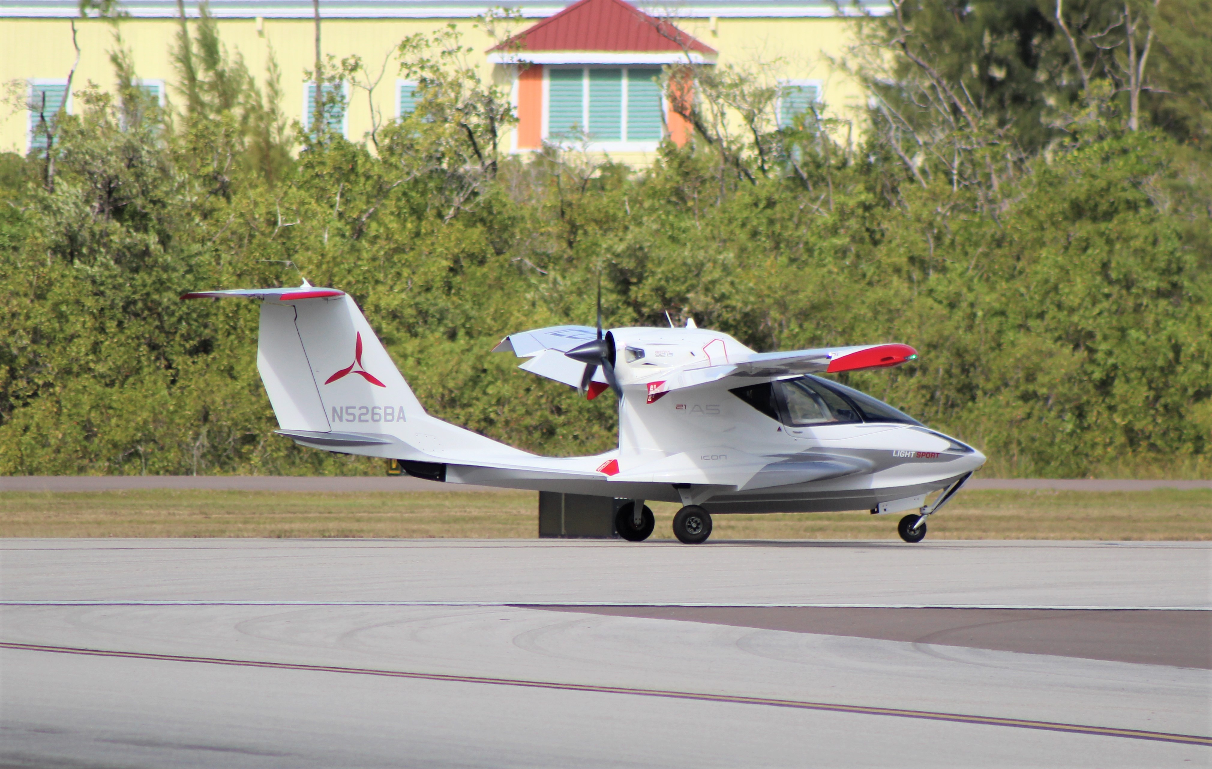 Full size: PRIVATE ICON A5 N526BA at Naples Municipal Airport