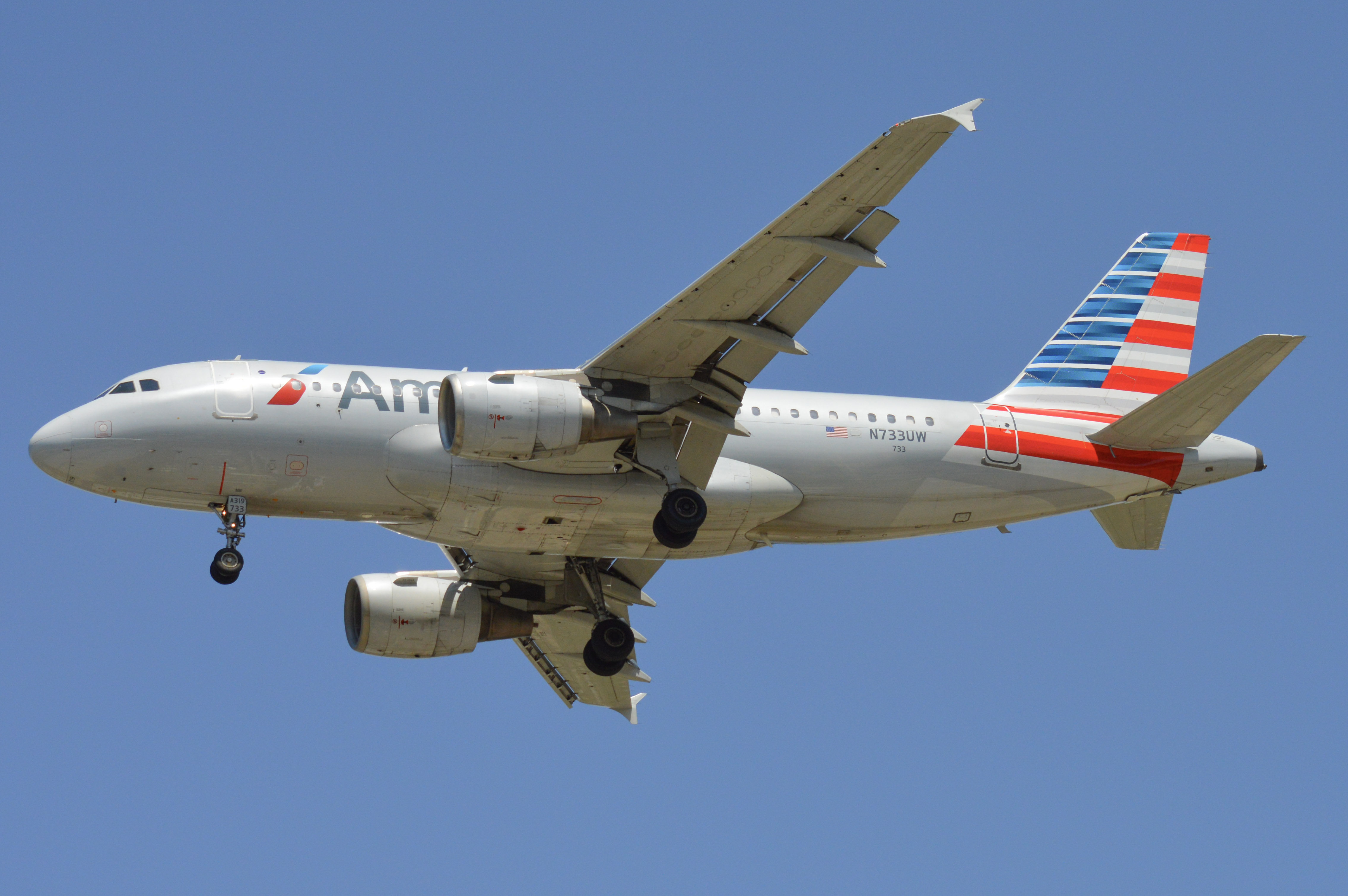 Full size: American Airlines Airbus A319 N733UW at Baltimore/Washington International Thurgood Marshall Airport