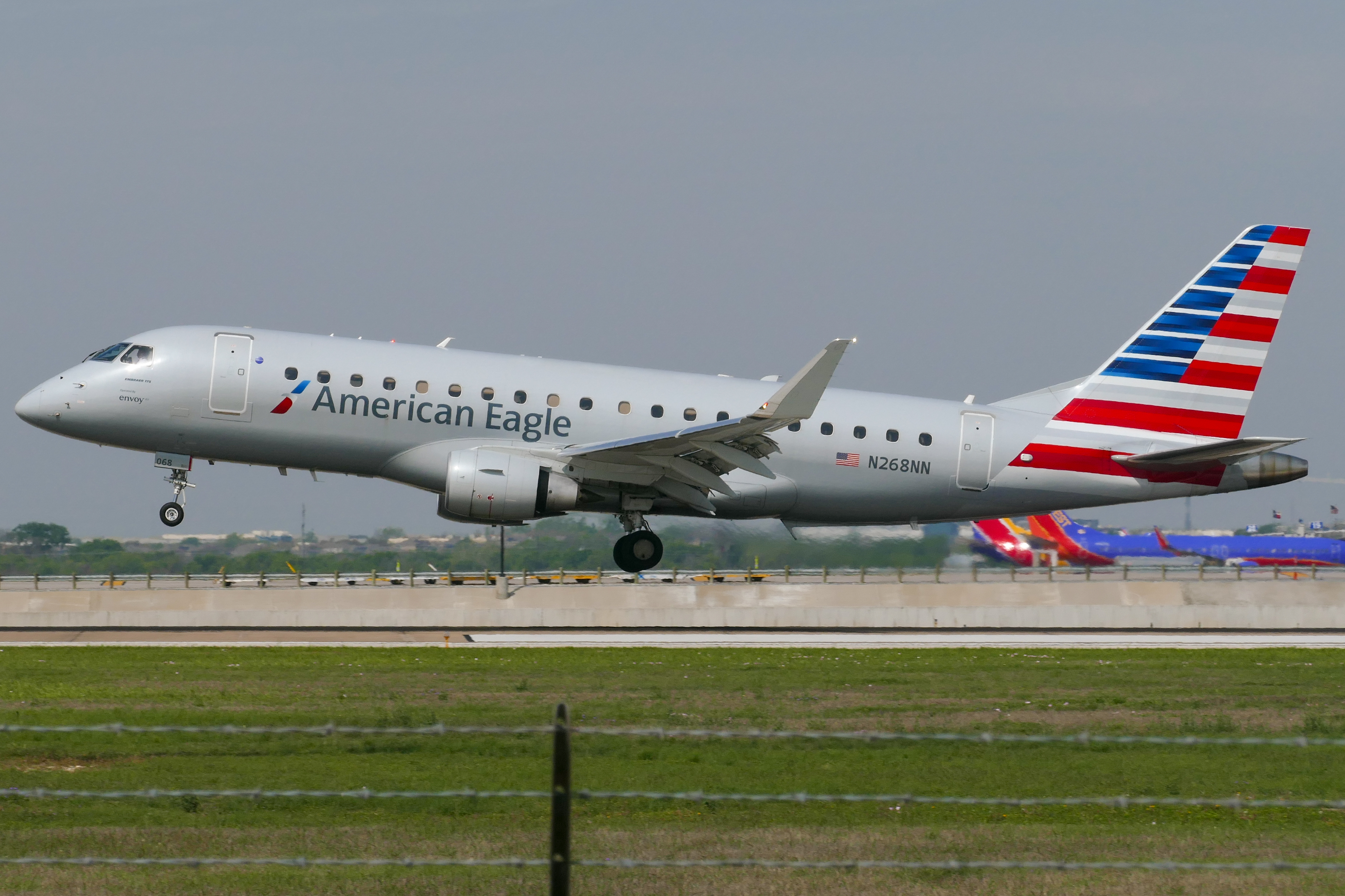 Full size: American Eagle Embraer E175LR N268NN at Austin-Bergstrom International Airport
