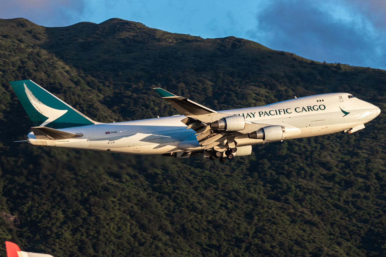 Full size: Cathay Pacific Boeing 747-400F B-LIE at Hong Kong International Airport