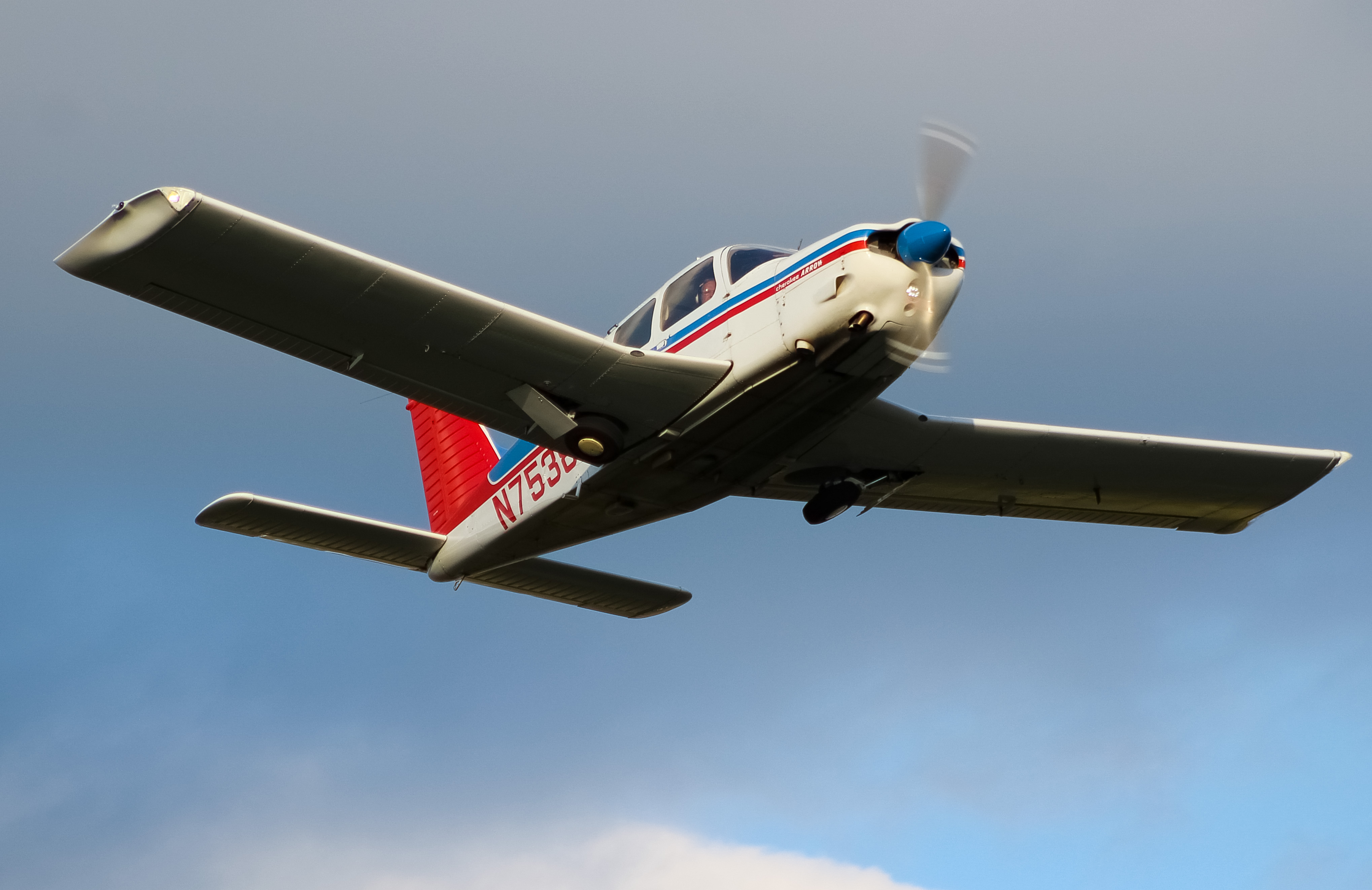 Full size: PRIVATE  Piper 28 Cherokee N75386 at Clermont County Airport