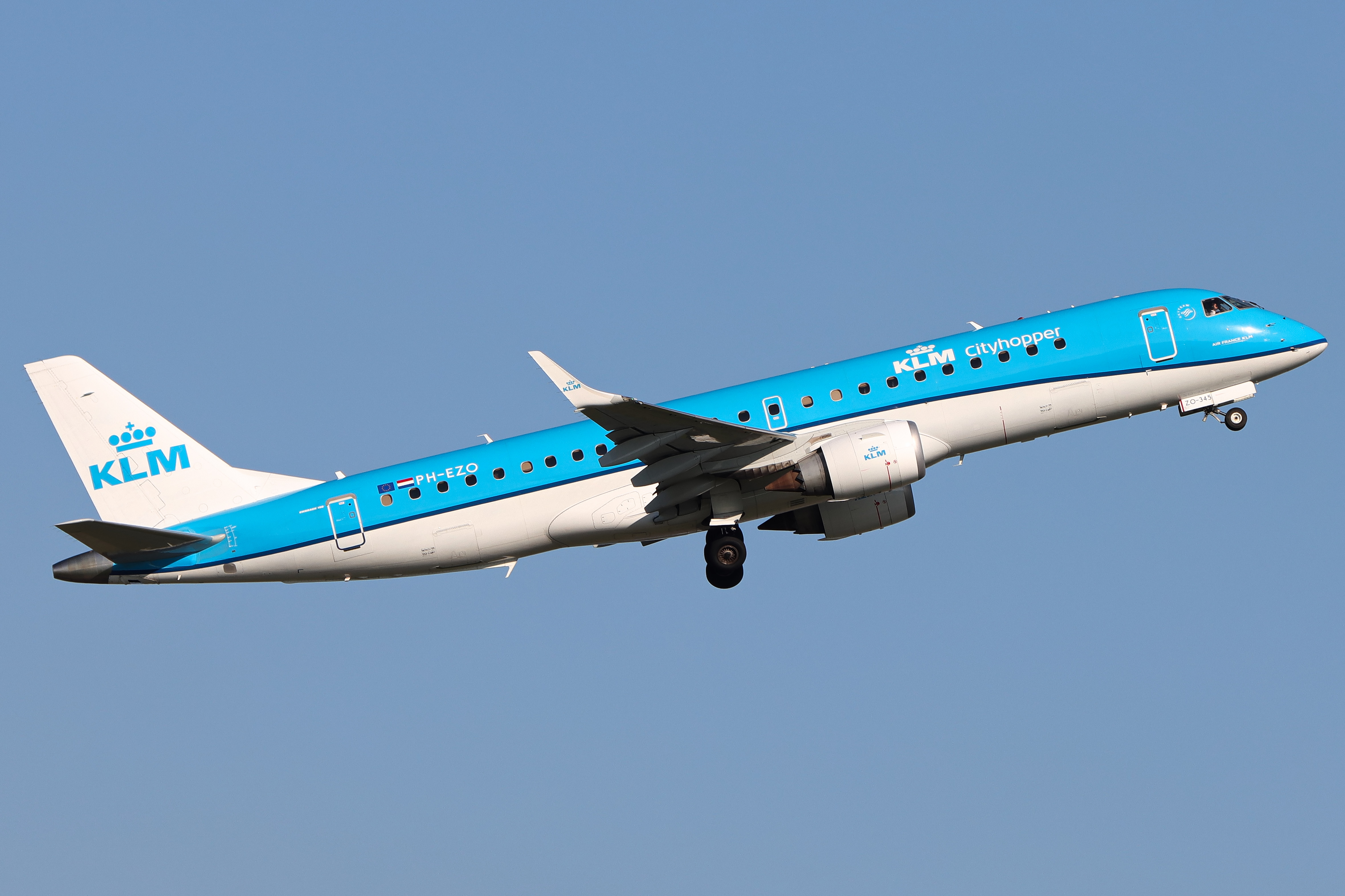 Full size: KLM CityHopper Embraer E190 PH-EZO at Amsterdam Schiphol Airport