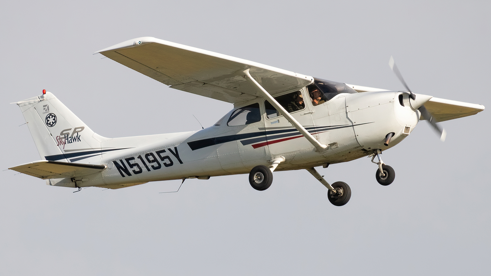 Full size: PRIVATE Cessna 172 N5195Y at Frederick Municipal Airport