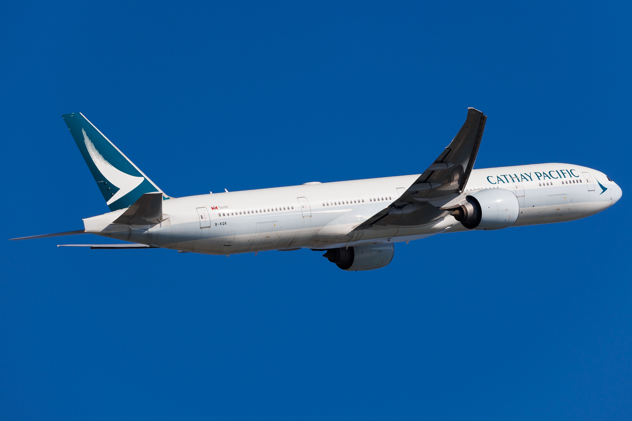 Full size: Cathay Pacific Boeing 777-300ER B-KQK at Hong Kong International Airport