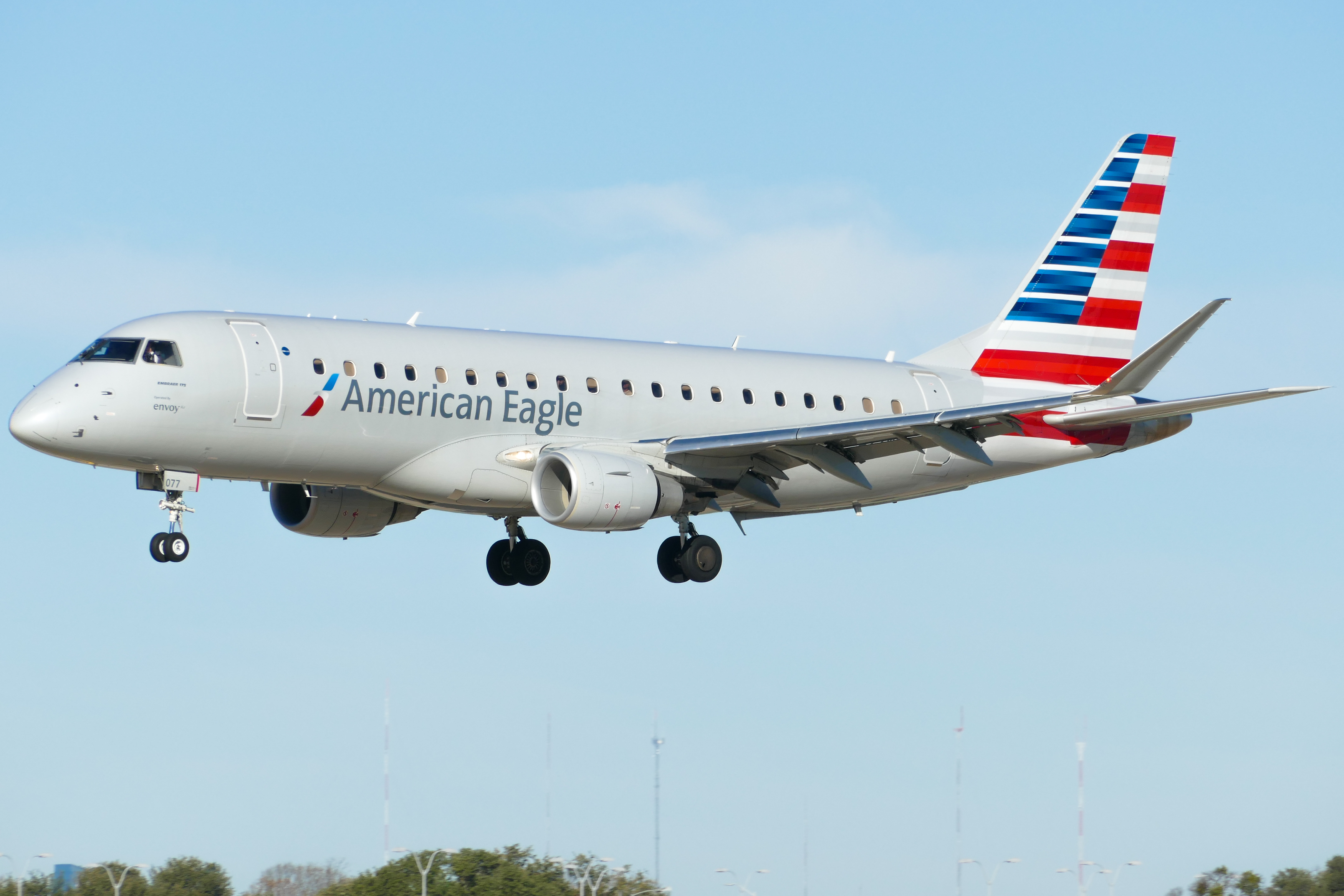 Full size: American Eagle Embraer E175 N277NN at Austin-Bergstrom International Airport