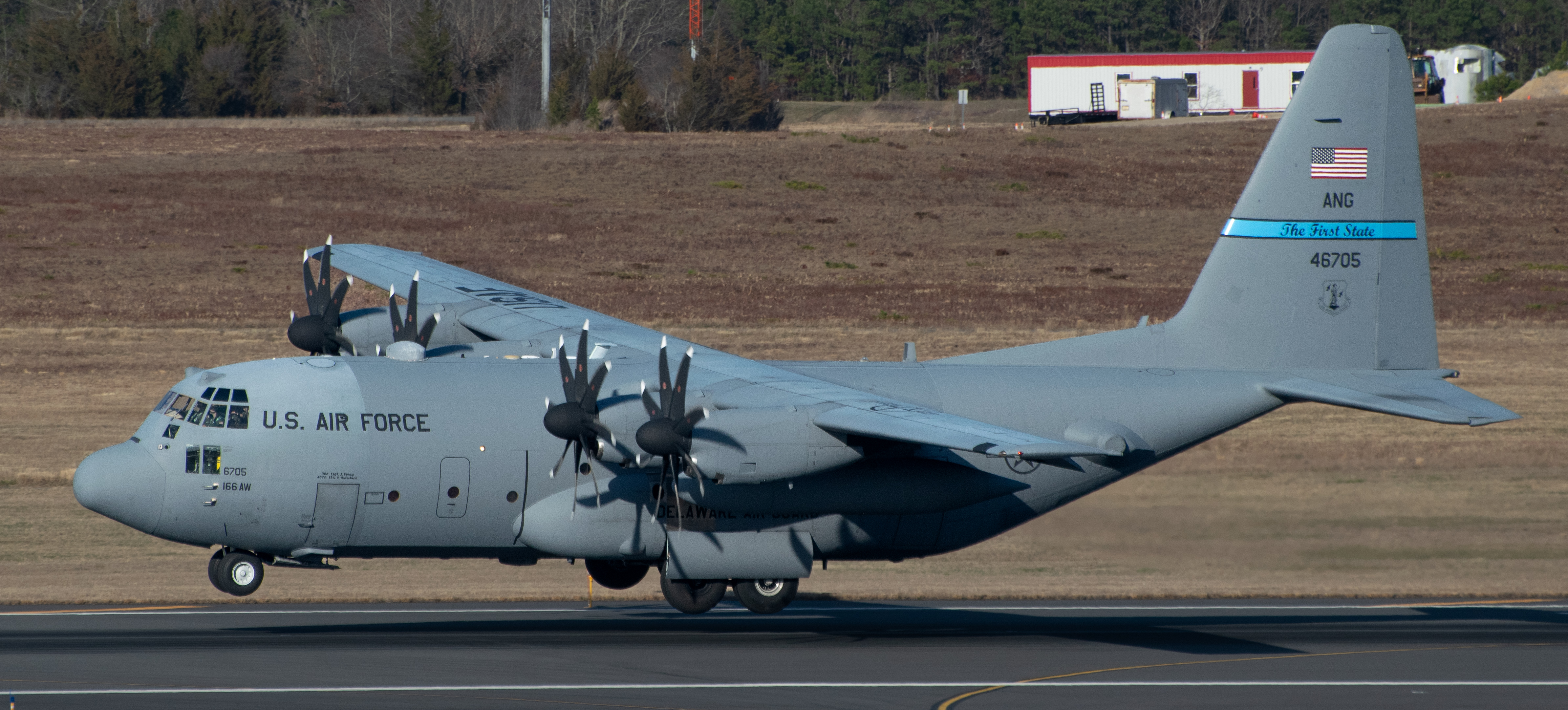 Full size: Air National Guard Lockheed C-130H Hercules 46705 at Atlantic City International Airport