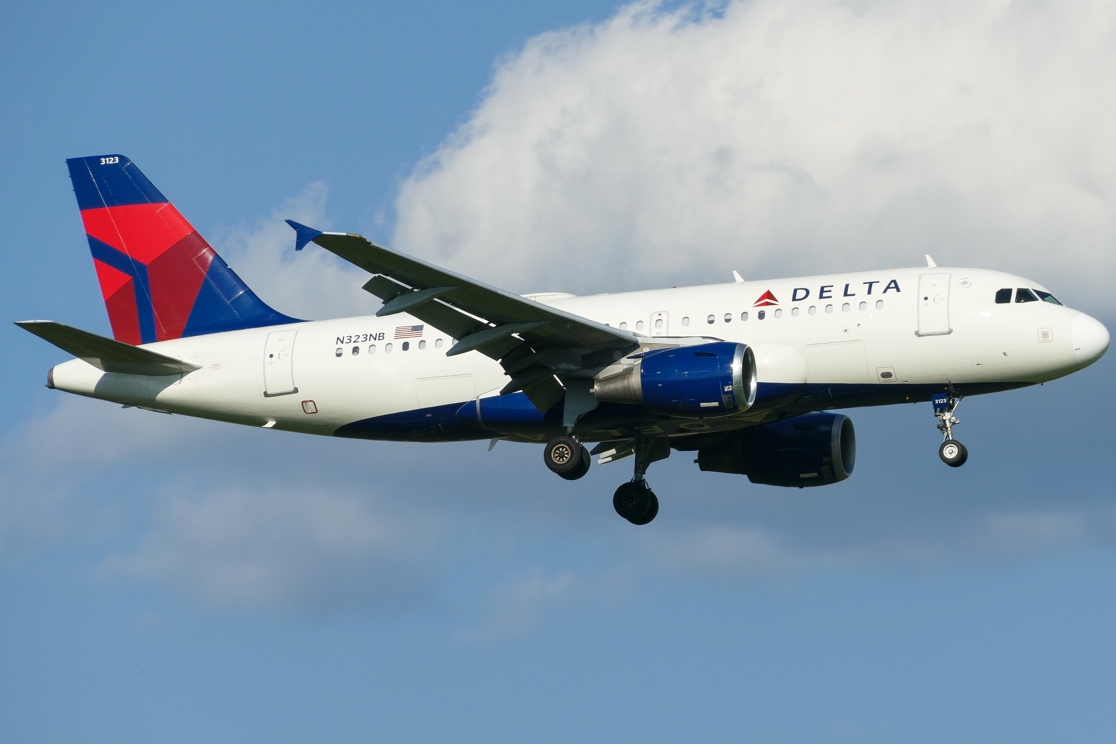 Full size: Delta Airlines Airbus A319 N323NB at Austin-Bergstrom International Airport