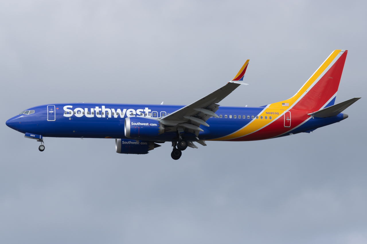 Full size: Southwest Airlines Boeing 737 MAX 8 N8859Q at Pittsburgh International Airport