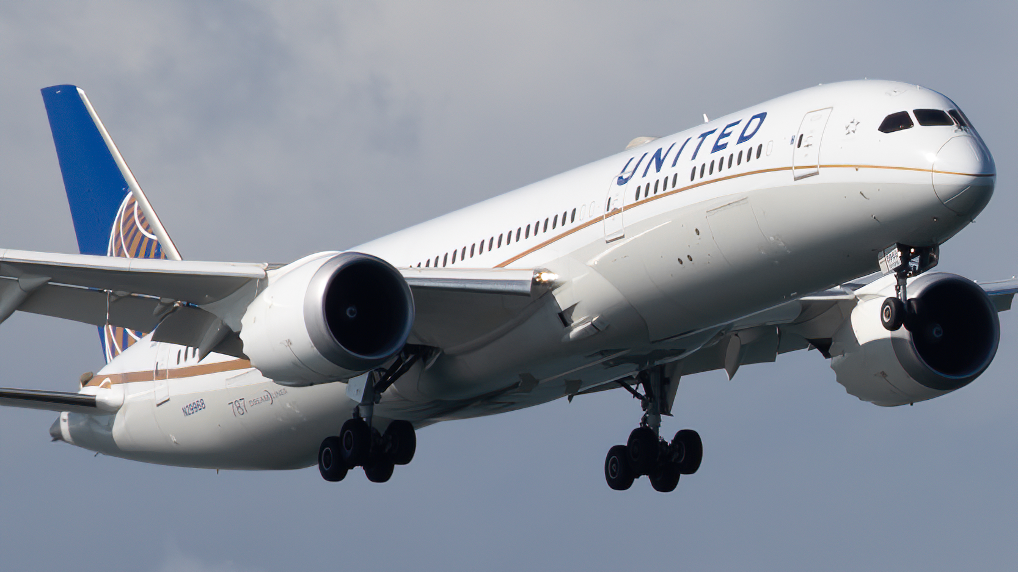 Full size: United Airlines Boeing 787-9 N29968 at Singapore-Changi Airport