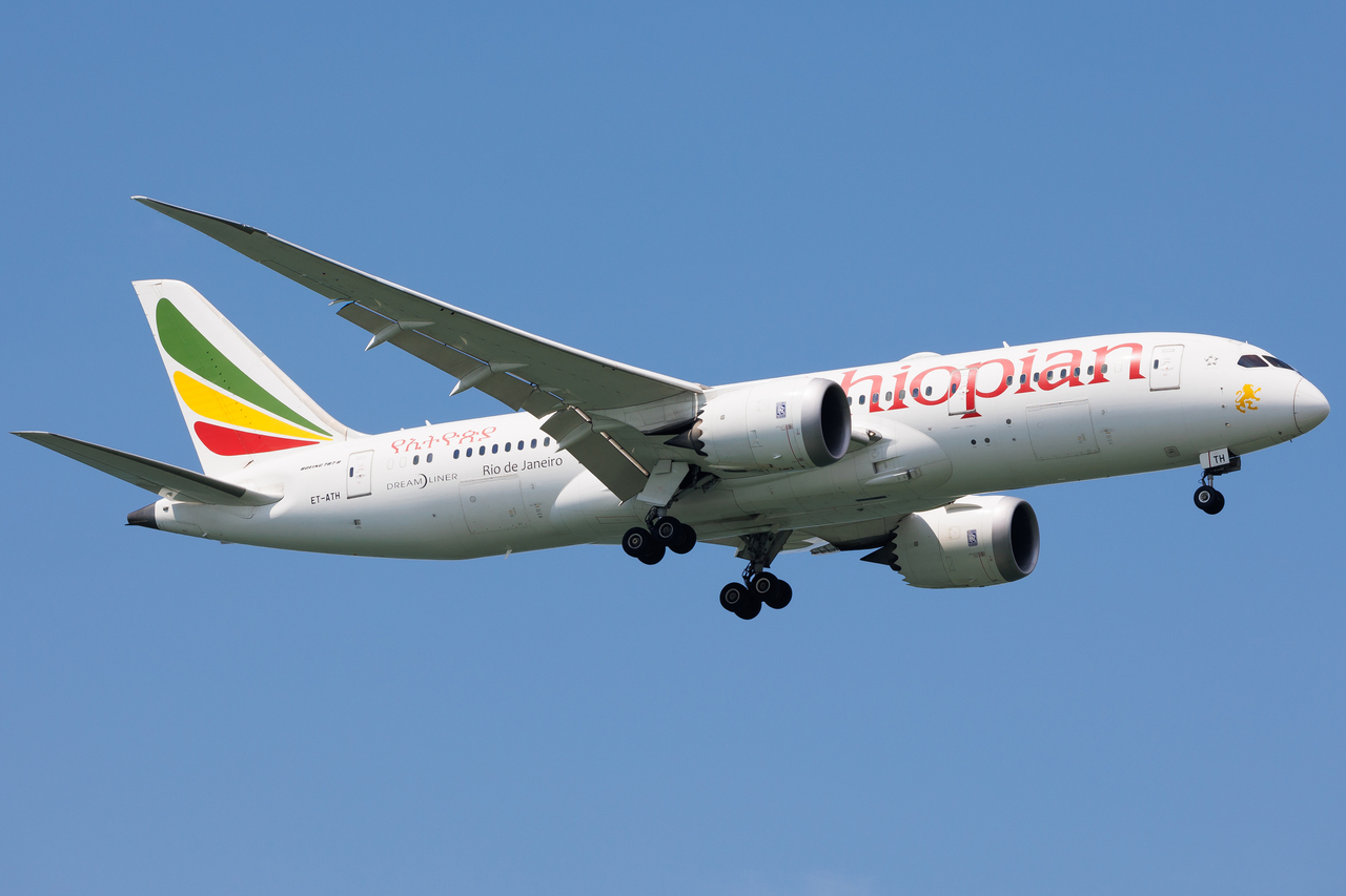 Full size: Ethiopian Airlines Boeing 787-8 ET-ATH at Singapore-Changi Airport