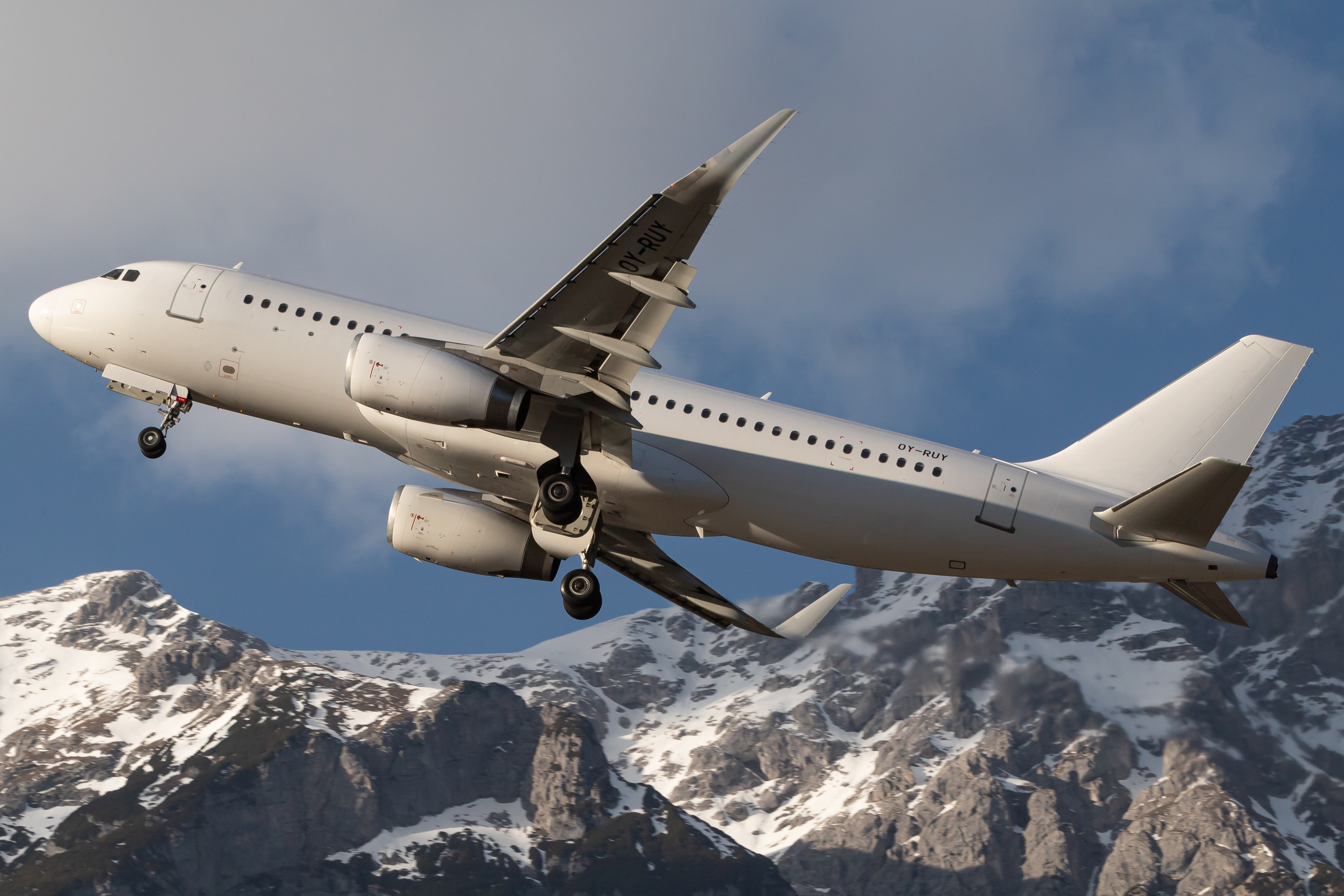 Full size: Danish Air Transport Airbus A320 OY-RUY at Innsbruck Kranebitten Airport