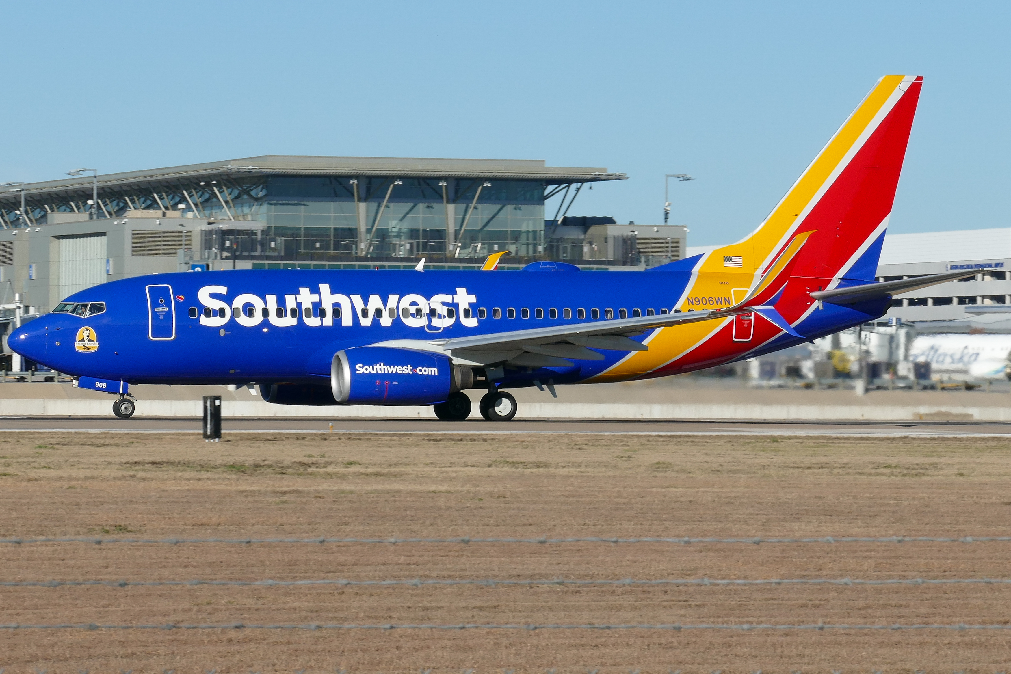 Full size: Southwest Airlines Boeing 737-700 N906WN at Austin-Bergstrom International Airport
