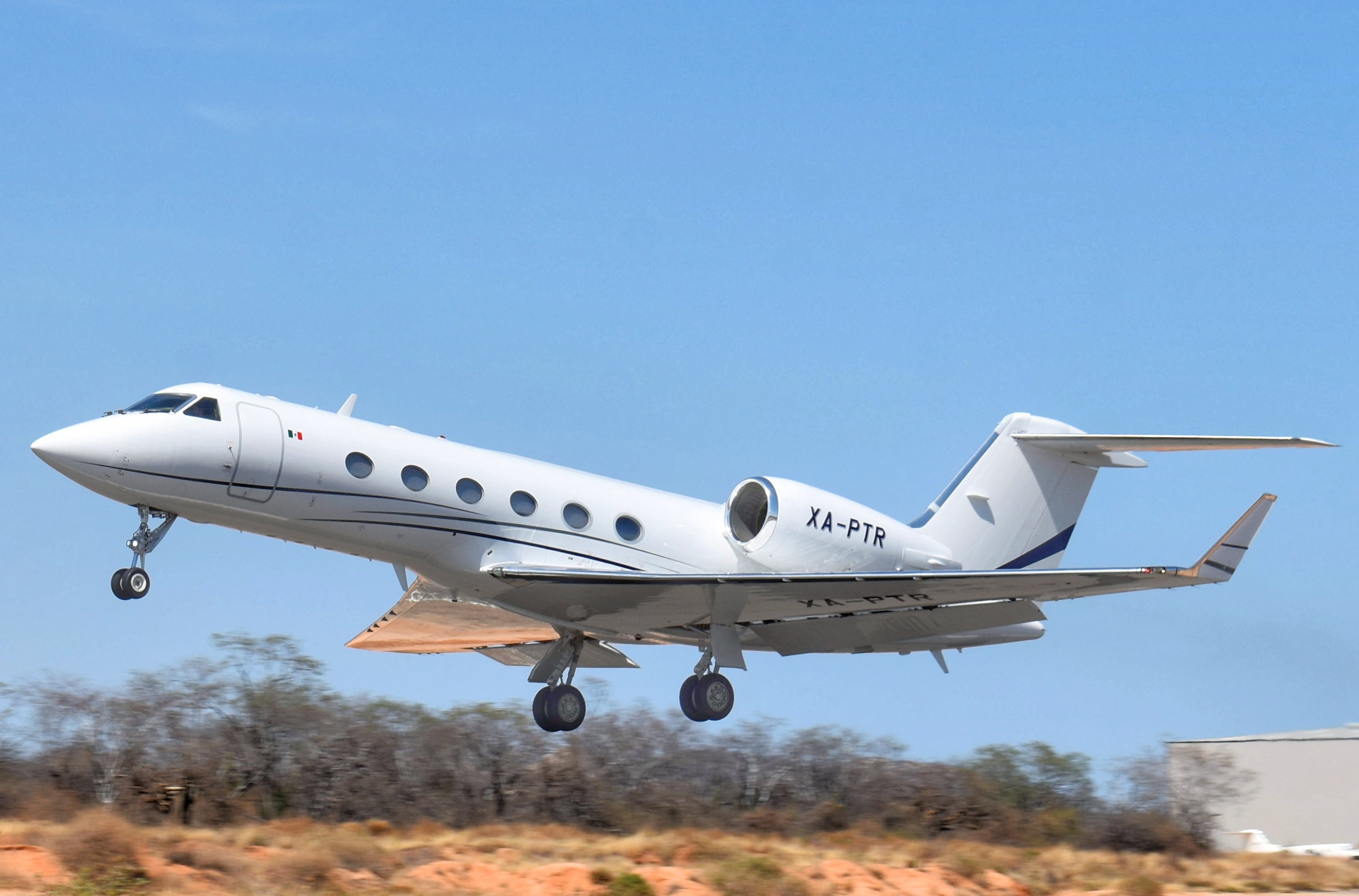 Full size: PRIVATE Gulfstream IV XA-PTR  at Aeropuerto de Cabo San Lucas Internacional