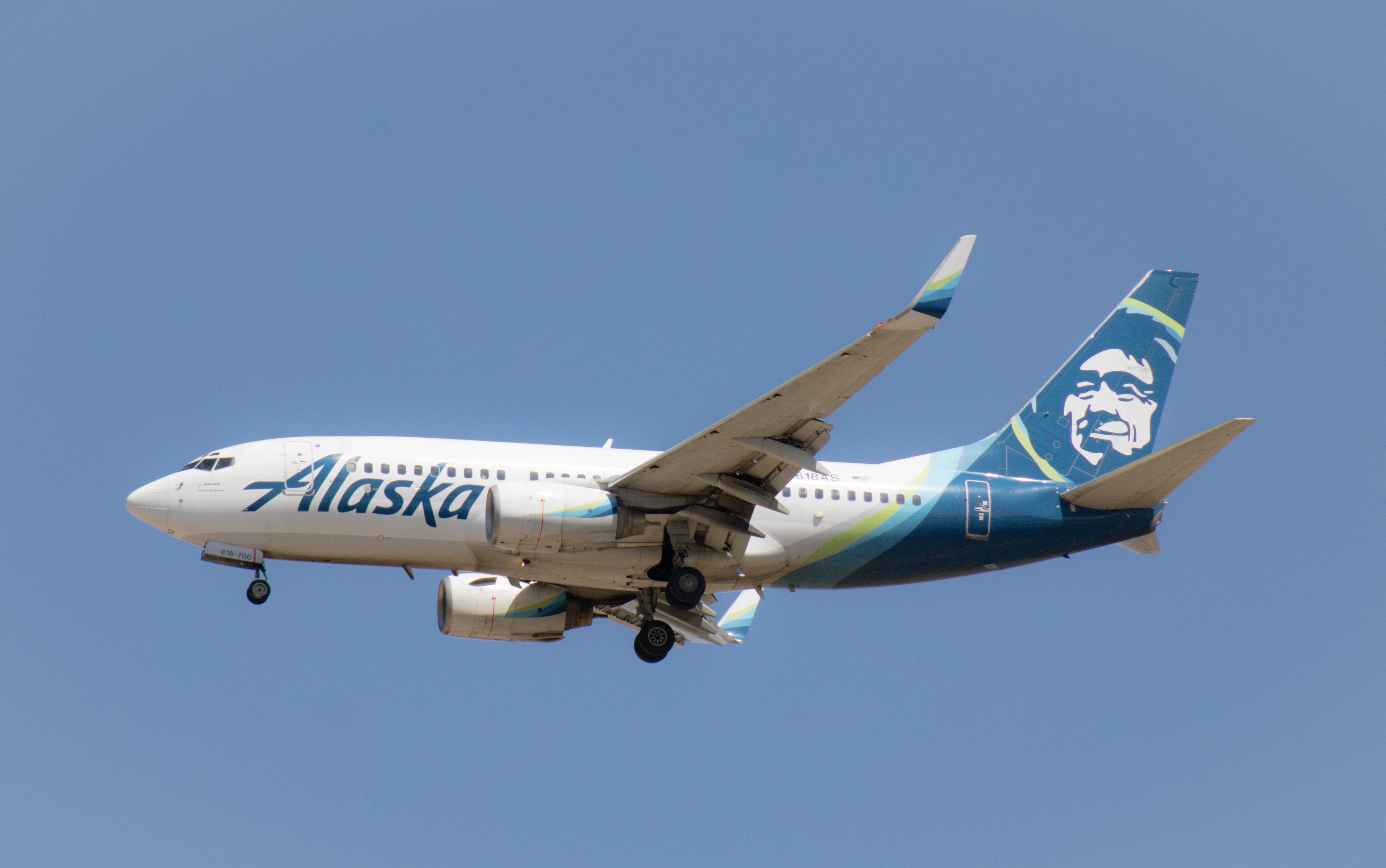 Full size: Alaska Airlines Boeing 737-700 N618AS at Boise Air Terminal/Gowen Field