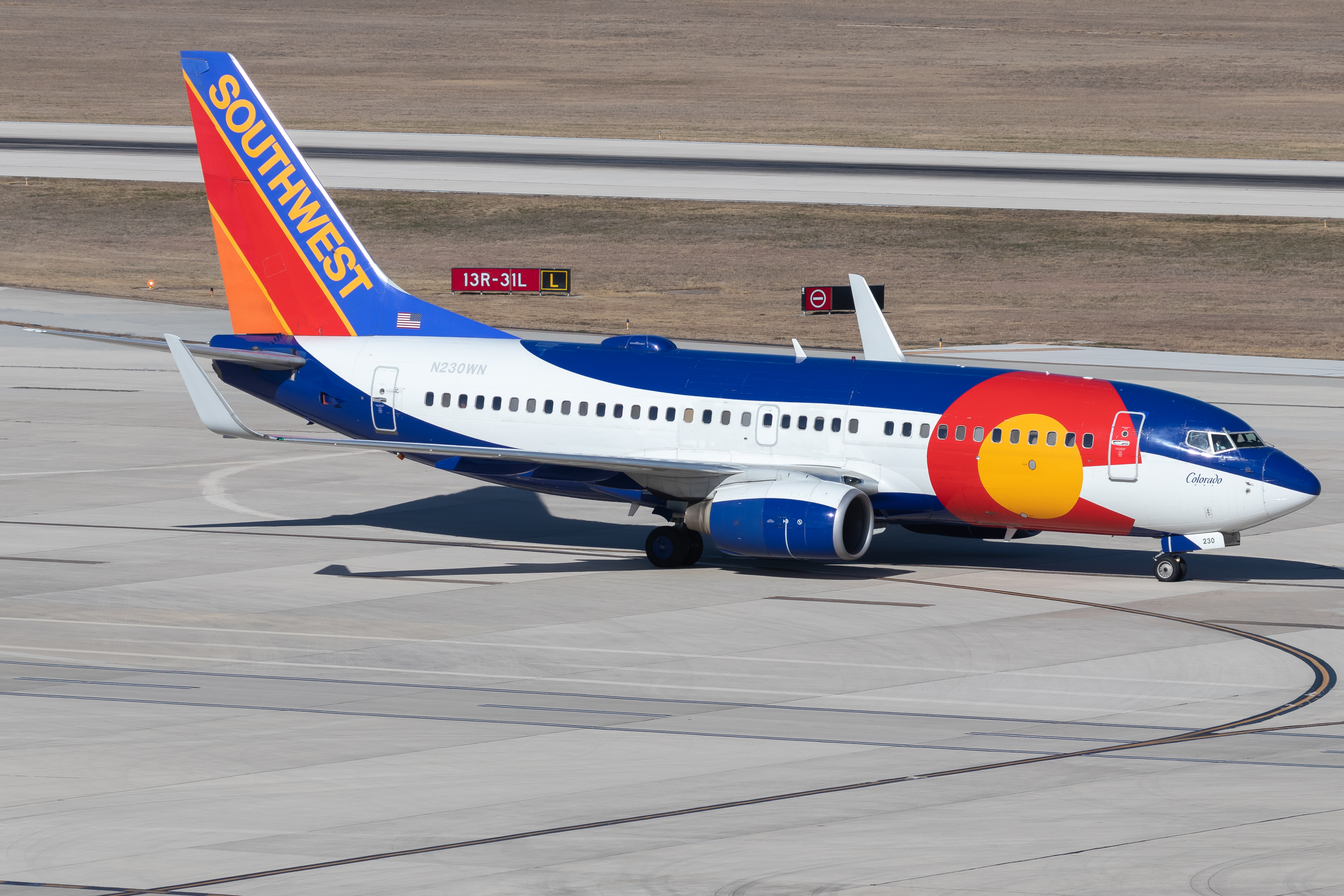 Full size: Southwest Airlines Boeing 737-700 N230WN at San Antonio International Airport