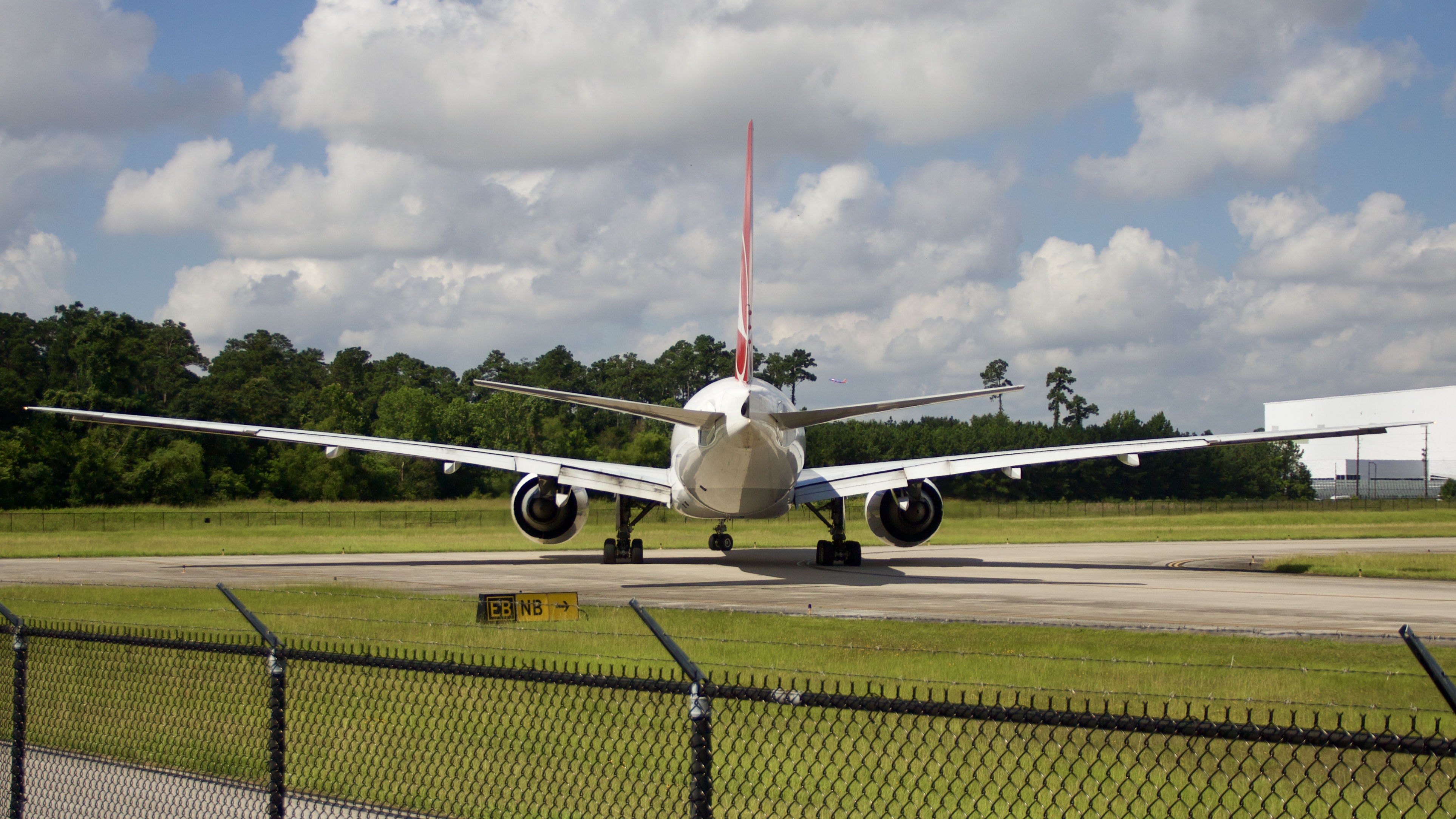 Full size: Turkish Airlines Cargo Boeing 777-F TC-LJM at Houston-George Bush Intercontinental Airport