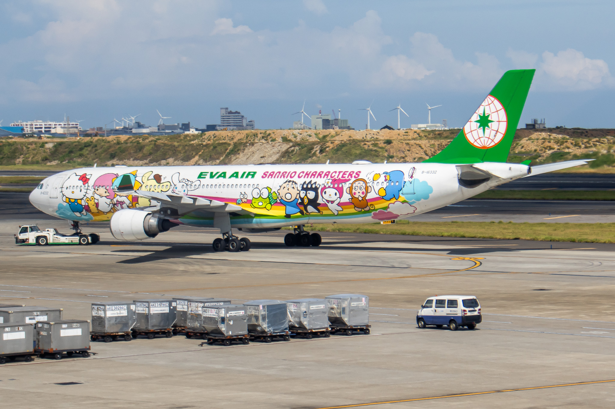 Full size: EVA Air Airbus A330-300 B-16332 at Taiwan Taoyuan International Airport