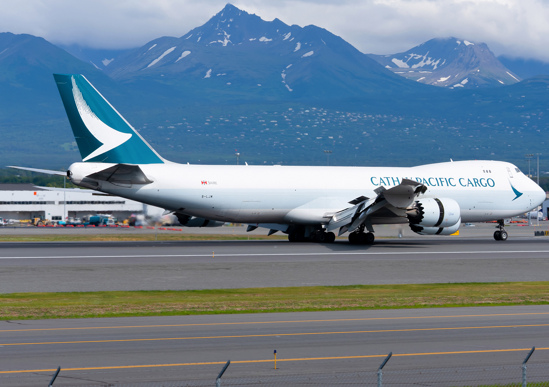 Full size: Cathay Pacific Cargo Boeing 747-8F B-LJM at Anchorage Ted Stevens International Airport