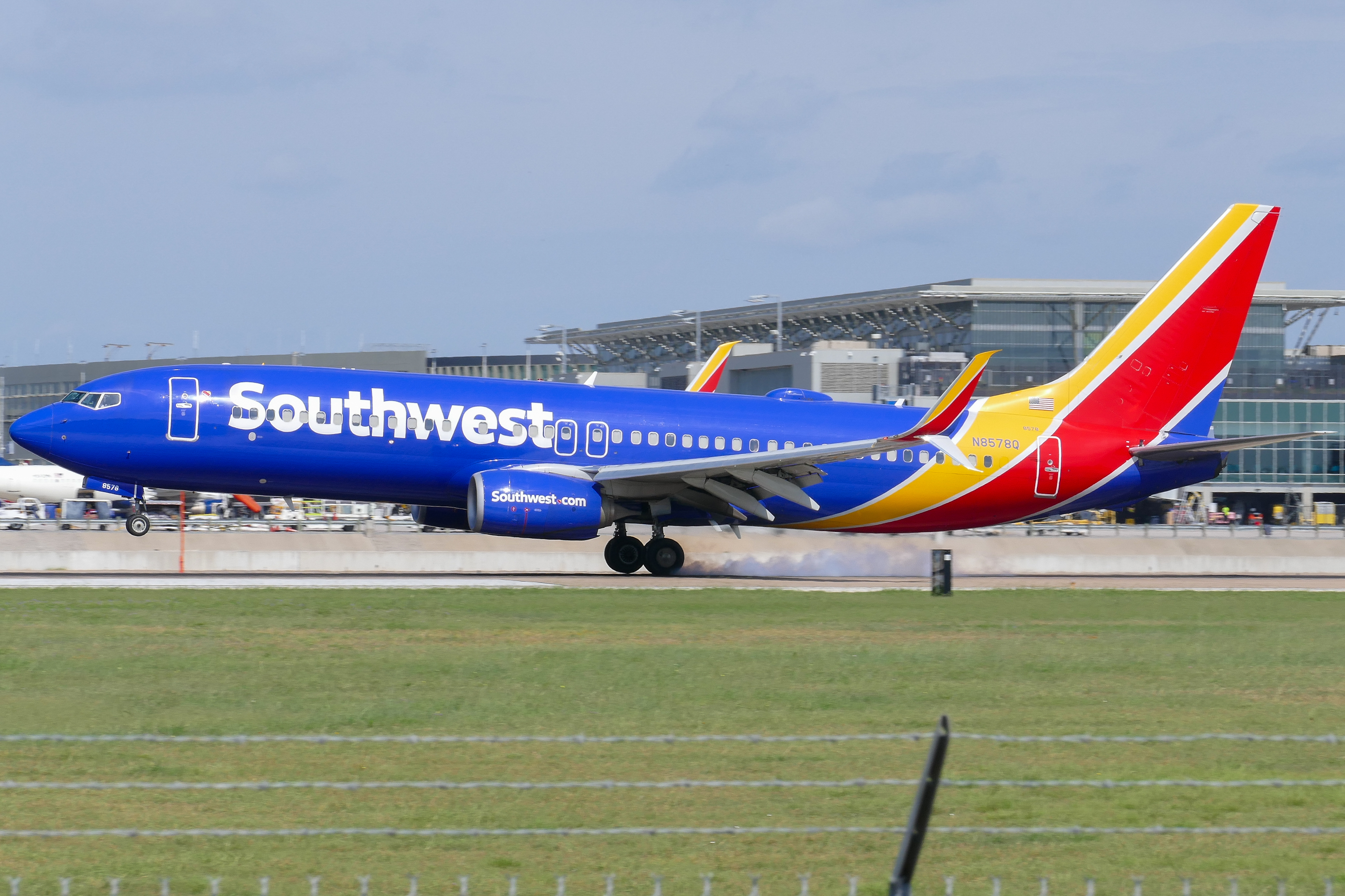 Full size: Southwest Airlines Boeing 737-800 N8578Q at Austin-Bergstrom International Airport