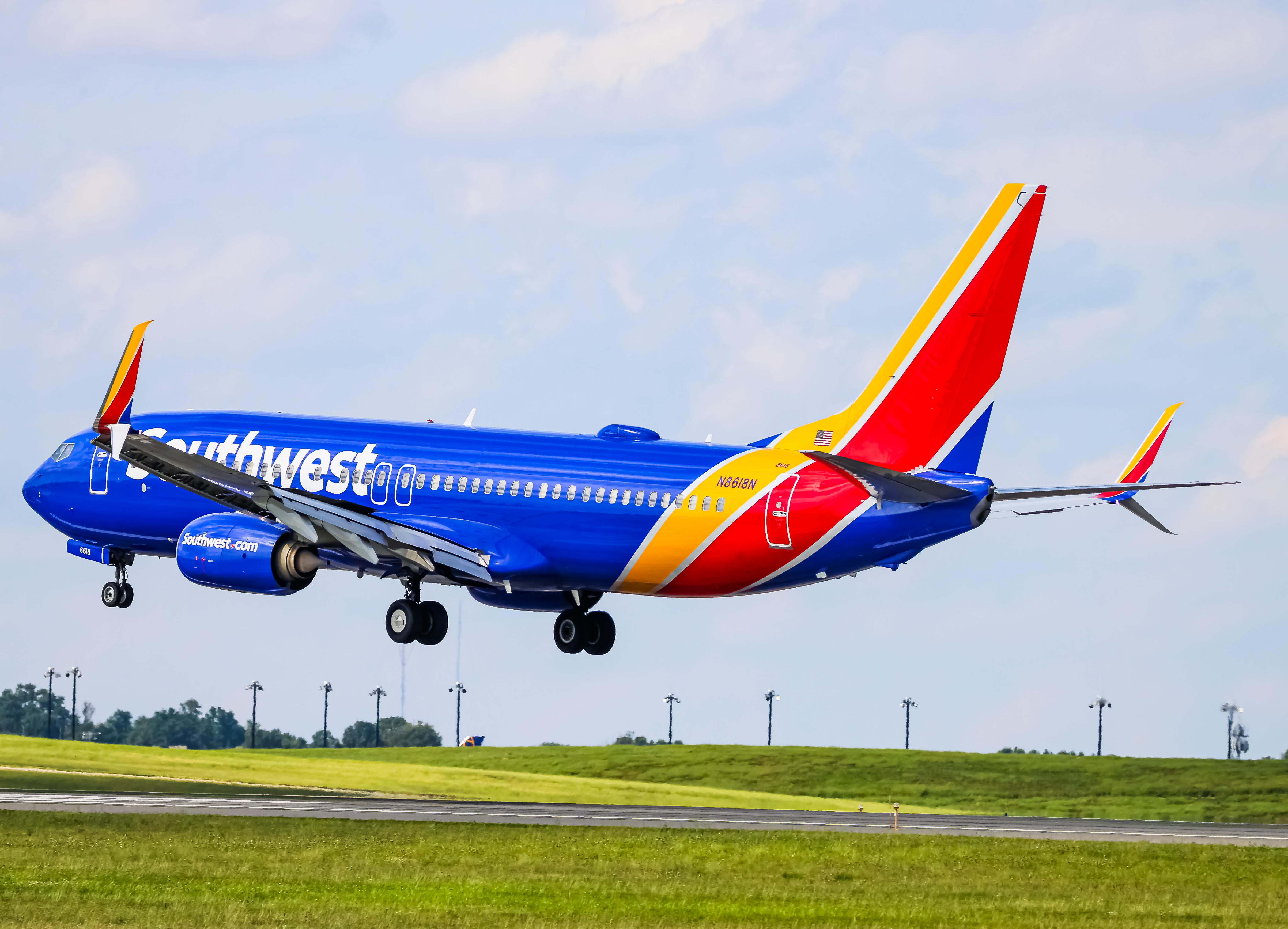 Full size: Southwest Airlines Boeing 737-800 N8618N at Baltimore/Washington International Thurgood Marshall Airport