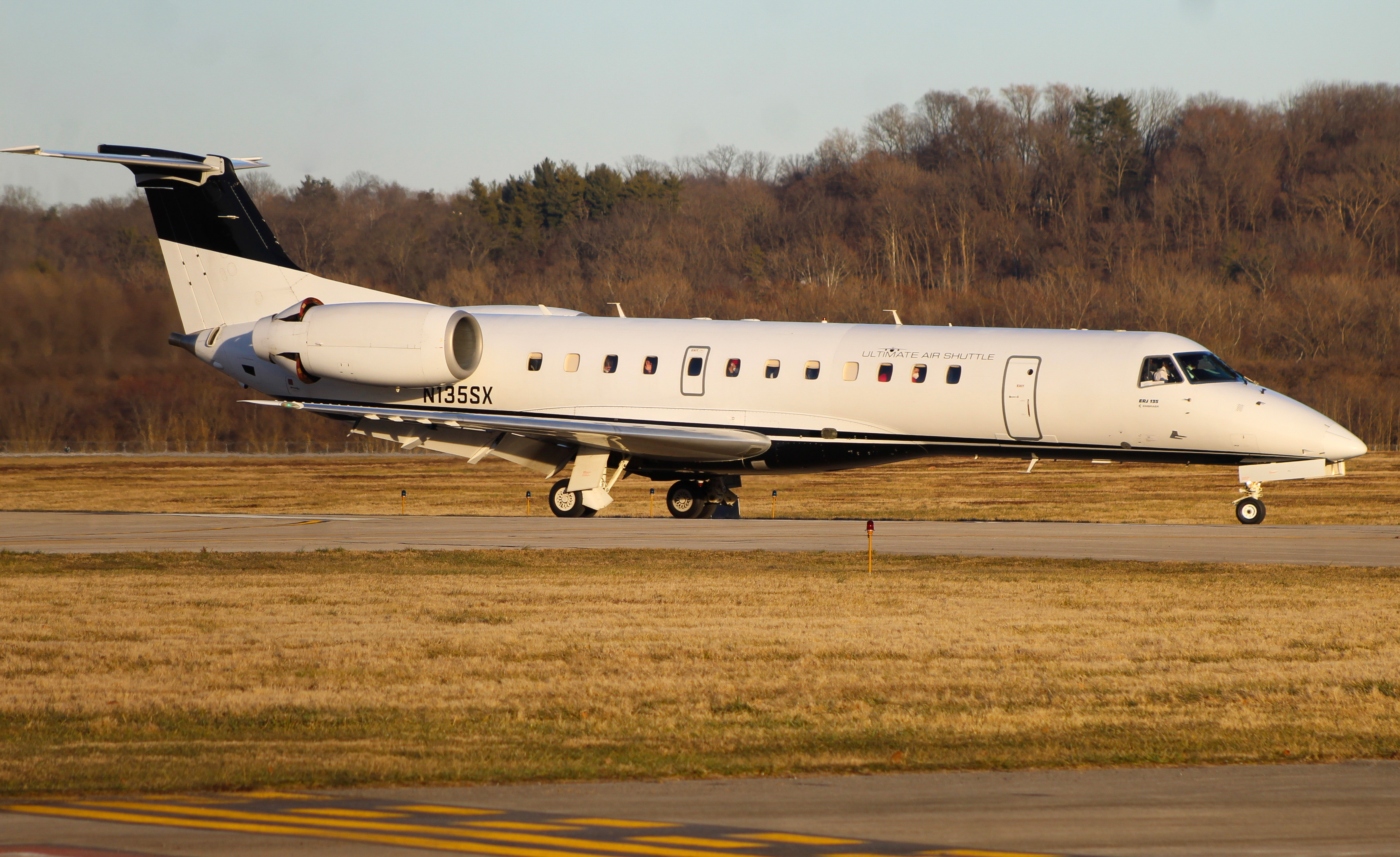 Full size: Ultimate Air Shuttle Embraer ERJ135 N135SX at Cincinnati Municipal Airport/Lunken Field