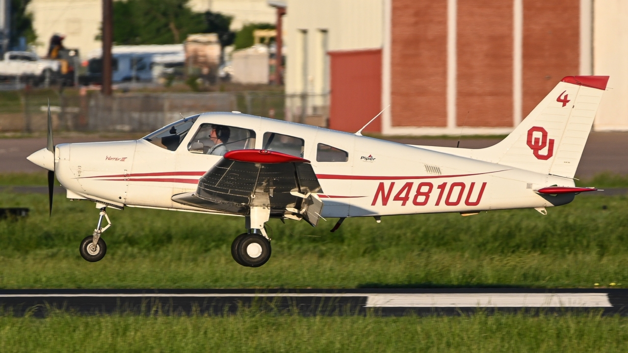 Full size: PRIVATE Piper PA-28 N4810U at Norman University of Oklahoma Westheimer Airport