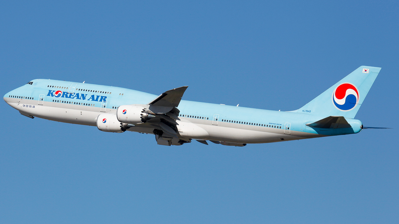 Full size: Korean Air Boeing 747-8i HL7642 at Los Angeles International Airport