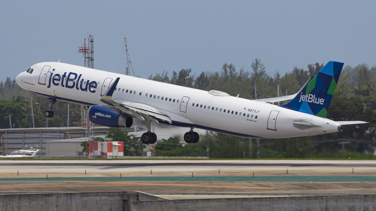 Full size: JetBlue Airways Airbus A321-200 N973JT at Fort Lauderdale/Hollywood International Airport