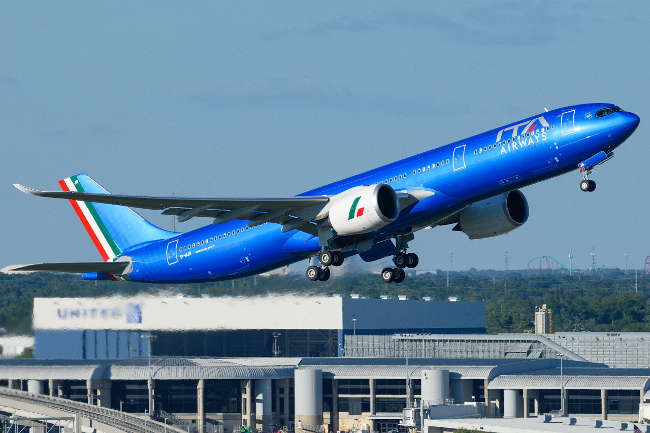 Full size: ITA Airways Airbus A330-900 EI-HJN at Tampa International Airport
