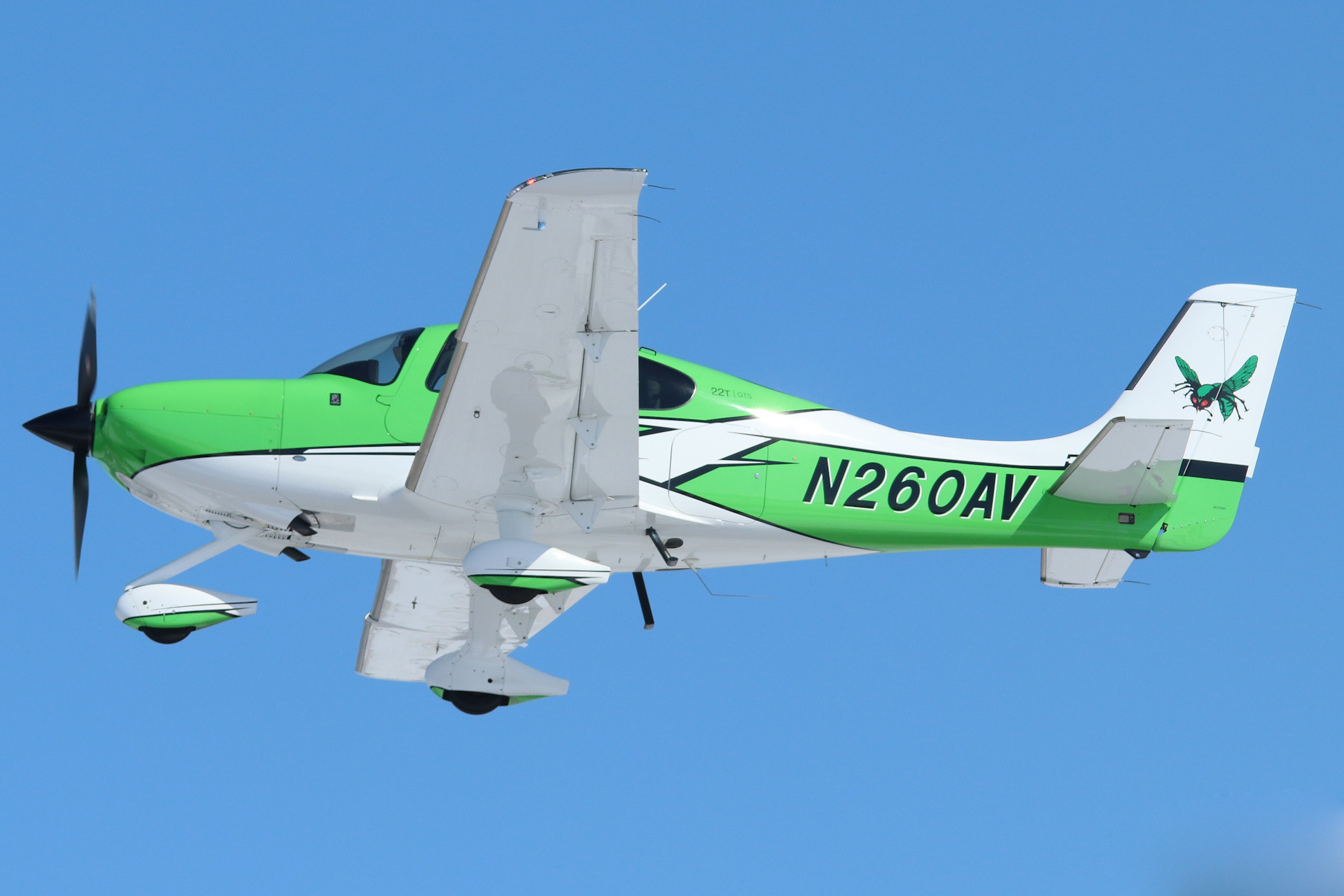 Full size: PRIVATE Cirrus SR22 N260AV at York Airport