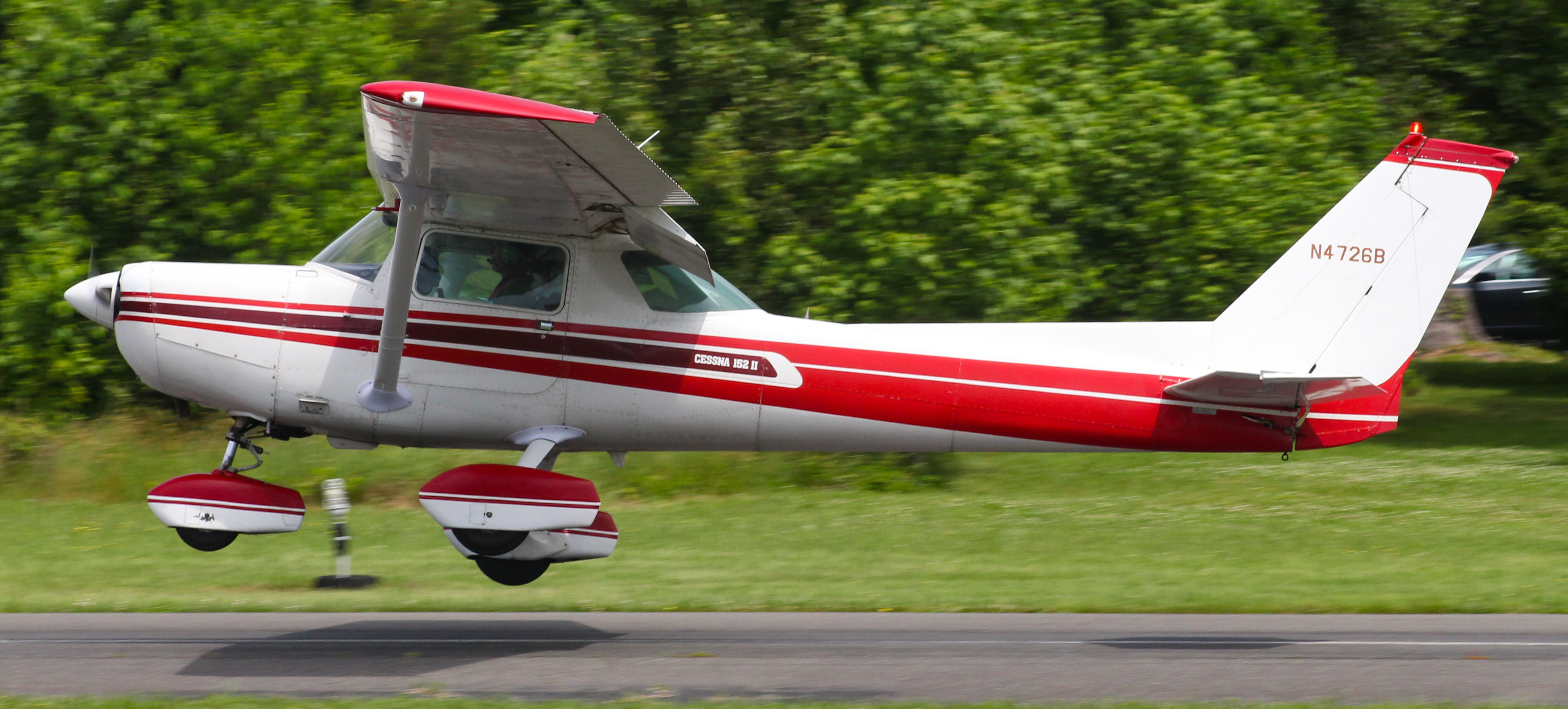 Full size: PRIVATE Cessna 152 N4726B at Cross Keys Airport